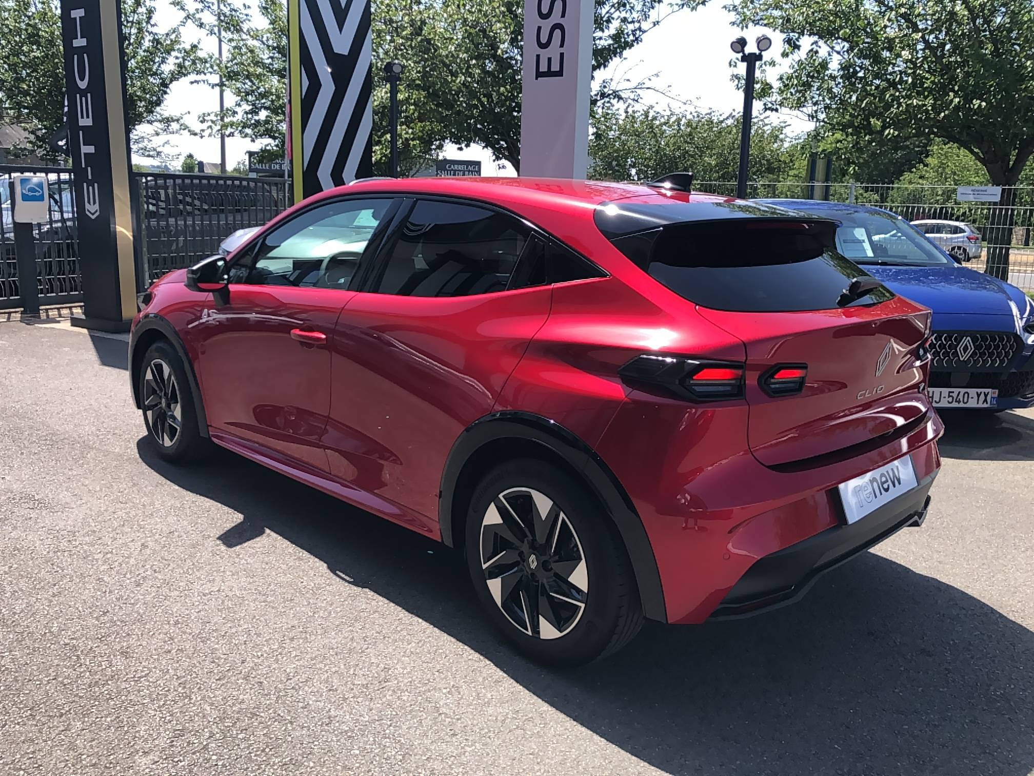 Vente en ligne Renault Clio 6 Clio E-Tech full hybrid 160 ch au prix de 26 990 €