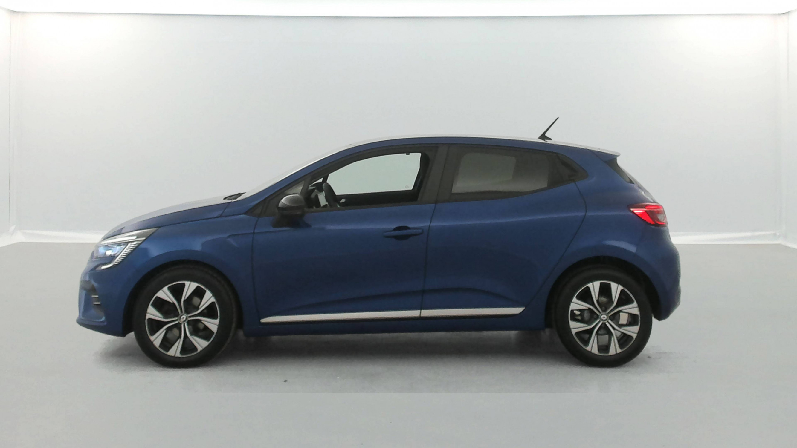 Vente en ligne Renault Clio 5 Clio TCe 100 GPL au prix de 13 490 €
