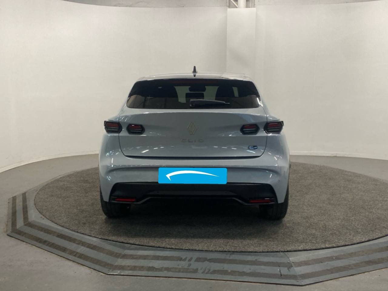 Vente en ligne Renault Clio 6 Clio E-Tech full hybrid 160 ch au prix de 50 000 €