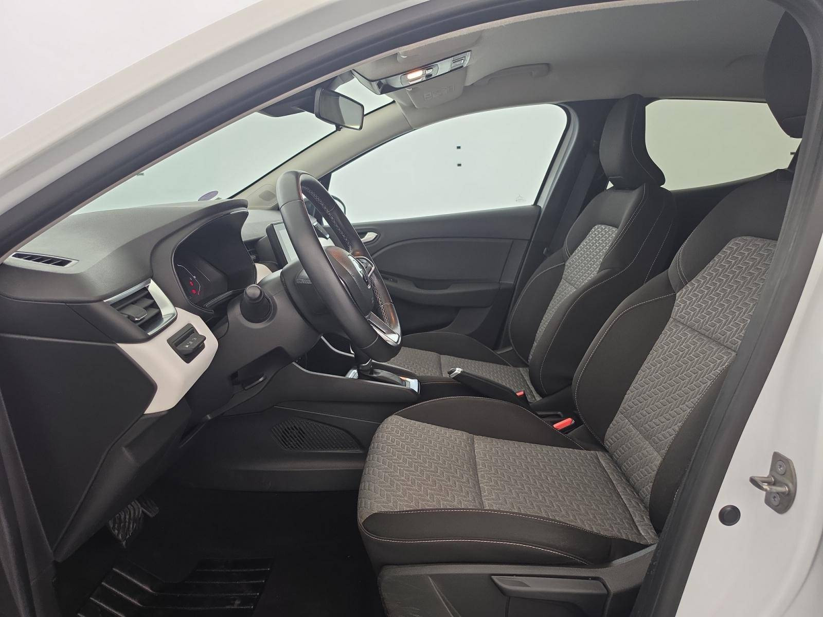 Vente en ligne Renault Clio 5 Clio E-Tech full hybrid 145 au prix de 15 890 €