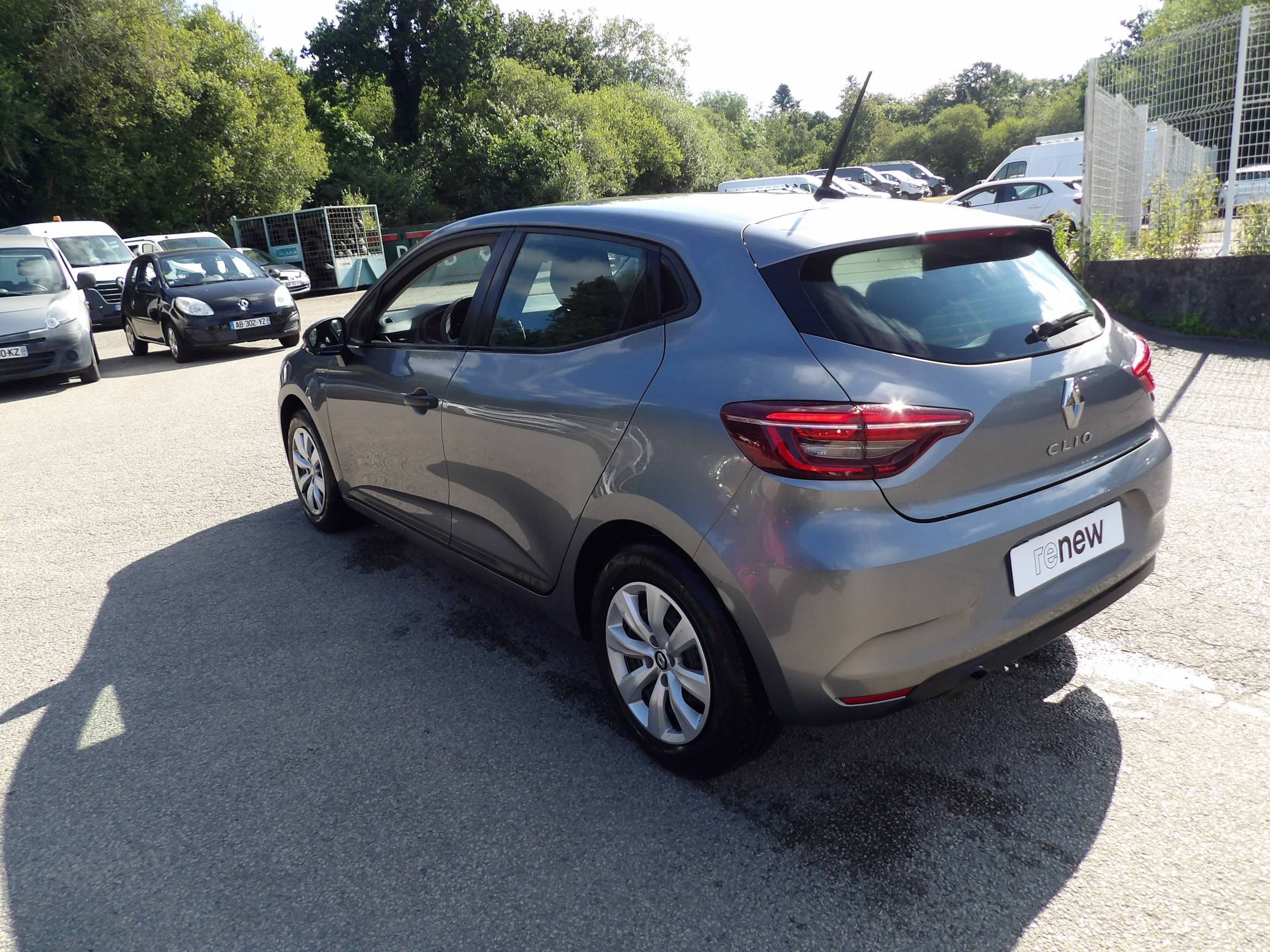 Vente en ligne Renault Clio 5 Clio SCe 65 au prix de 12 999 €