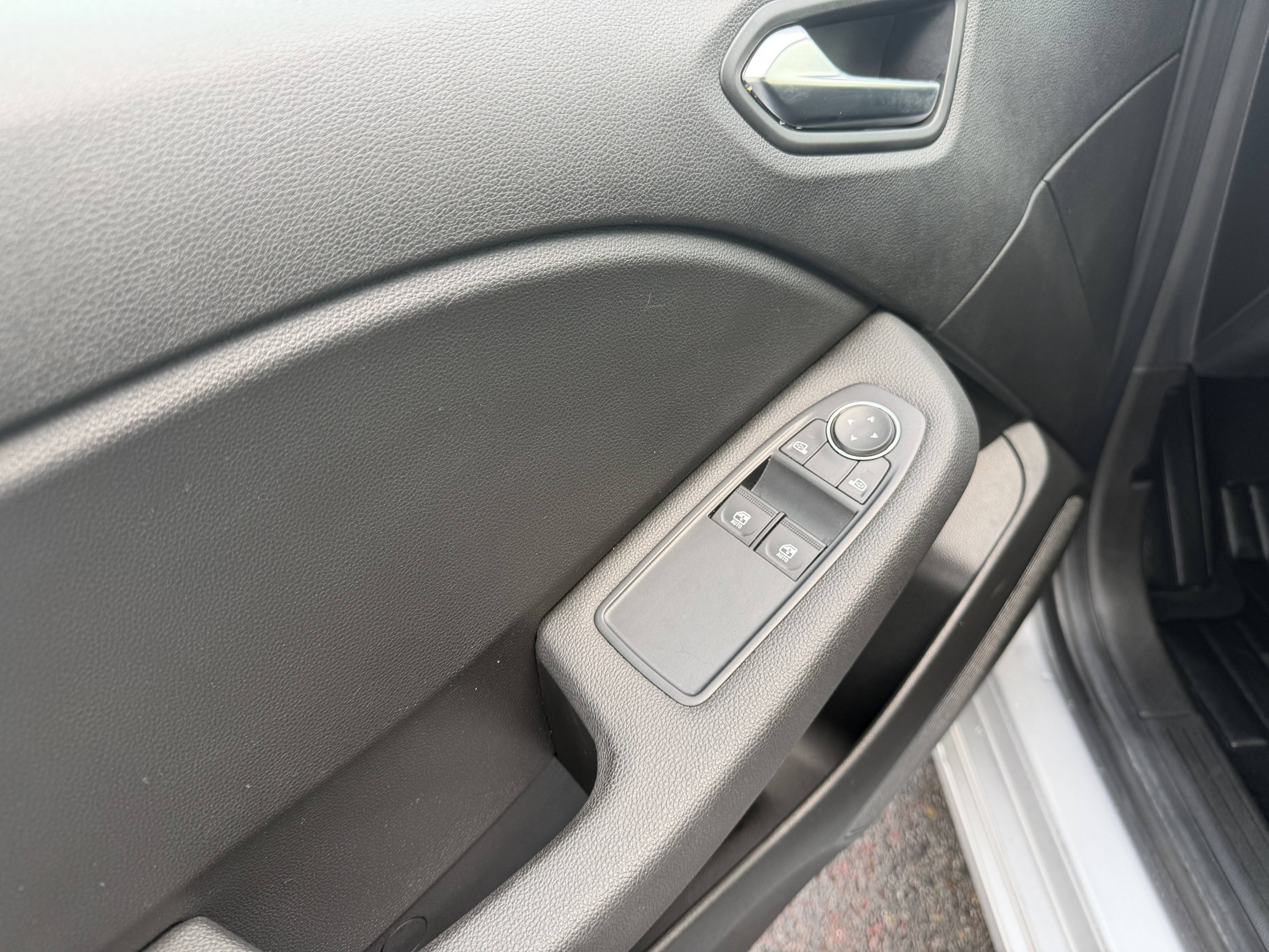 Vente en ligne Renault Clio 5 Clio TCe 90 au prix de 14 990 €