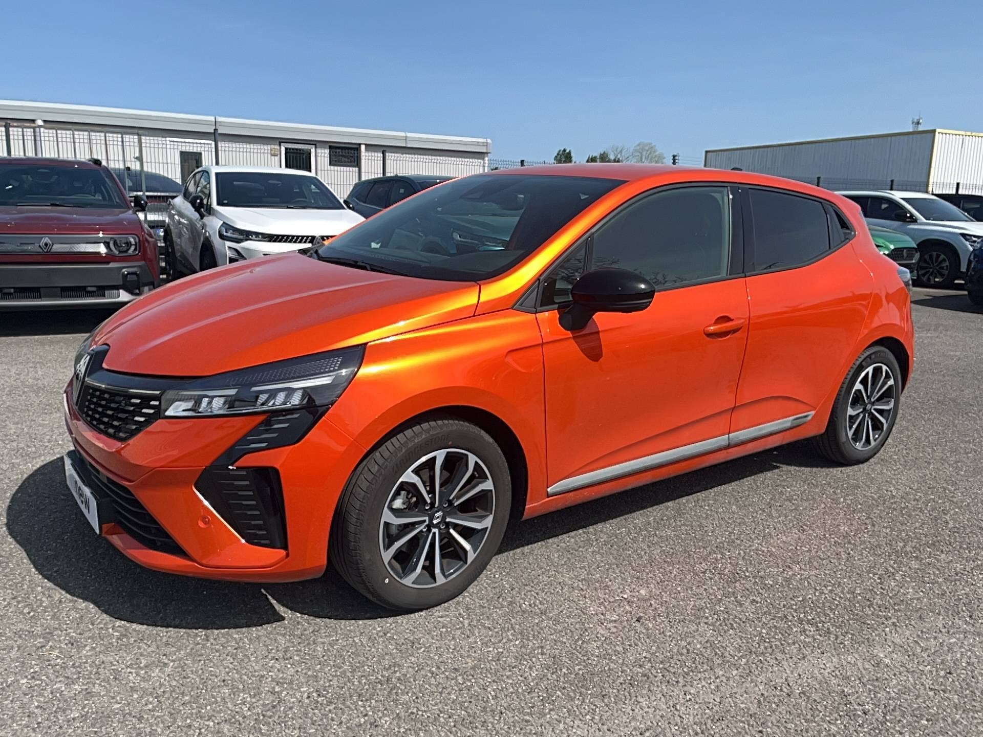 Renault Clio 5 Clio E-Tech full hybrid 145 occasion de 2023 en vente à Concarneau