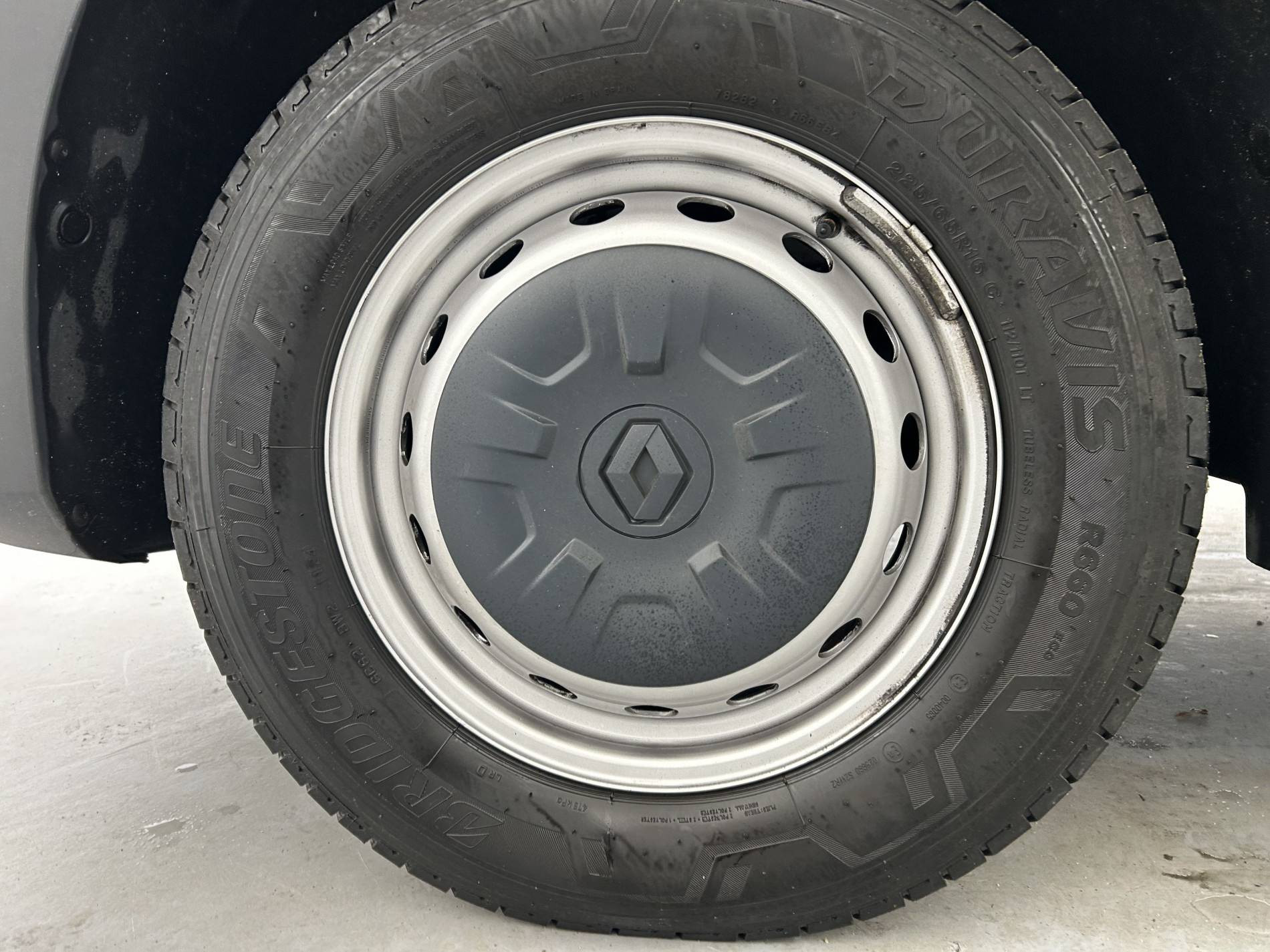 Vente en ligne Renault Master Fourgon MASTER FGN TRAC F3500 L2H2 BLUE DCI 135 au prix de 25 490 €