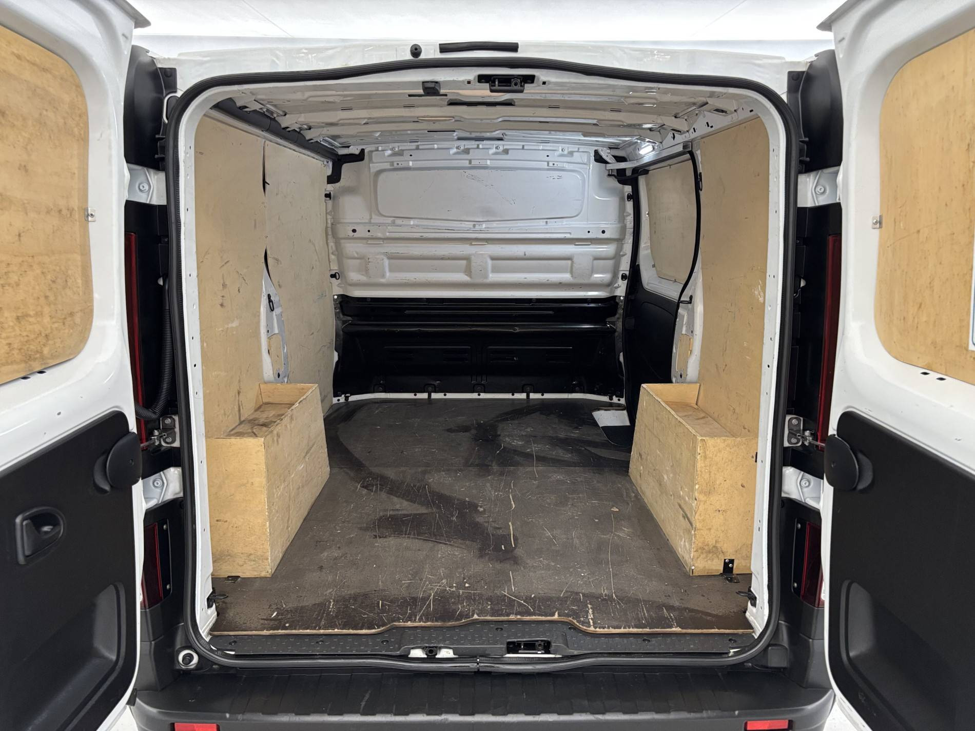 Vente en ligne Renault Trafic 3 Fourgon TRAFIC FG BLUE DCI 130 L1H1 3T GSR2 au prix de 22 900 €