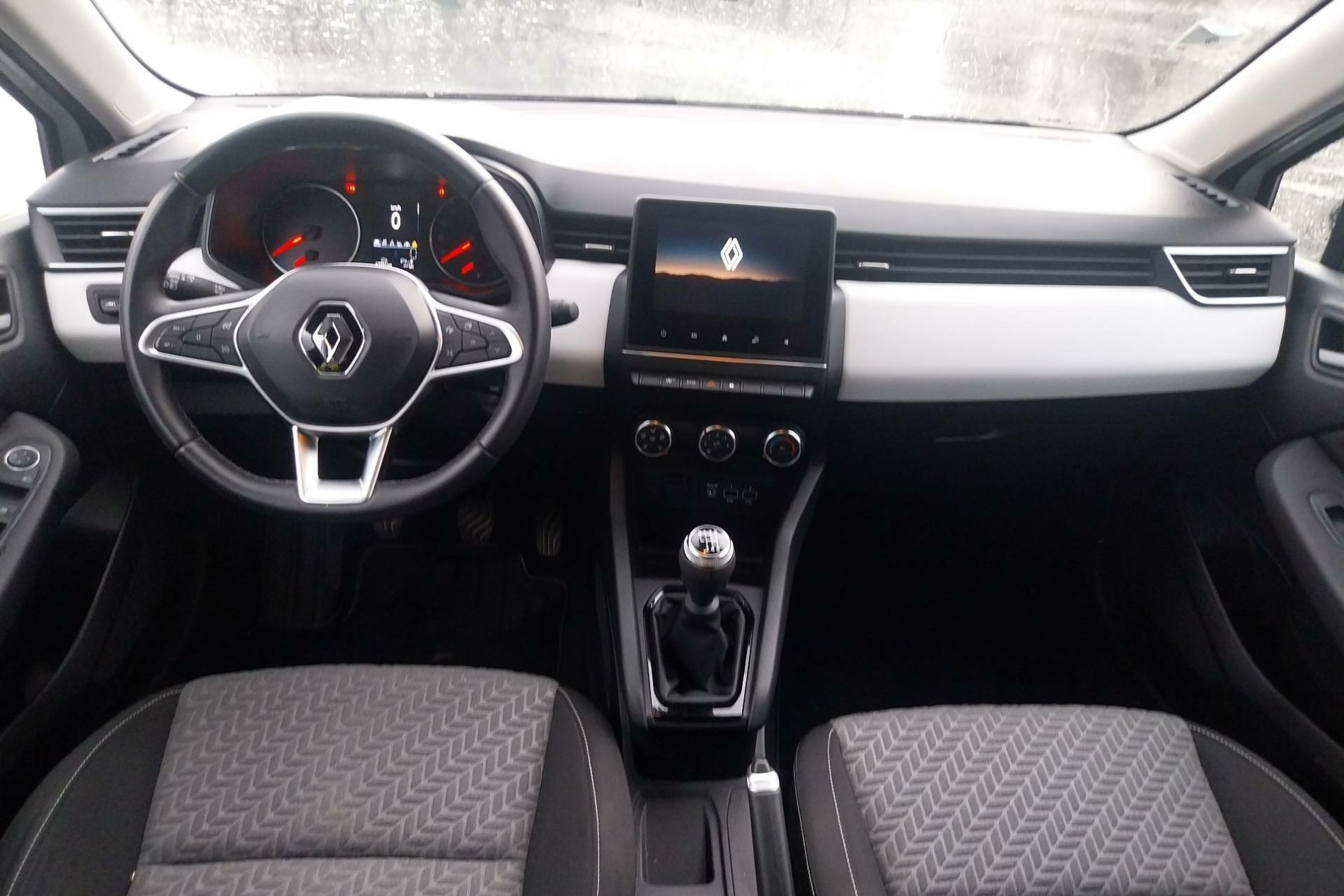 Vente en ligne Renault Clio 5 CLIO SOCIETE BLUE DCI 100 au prix de 14 990 €