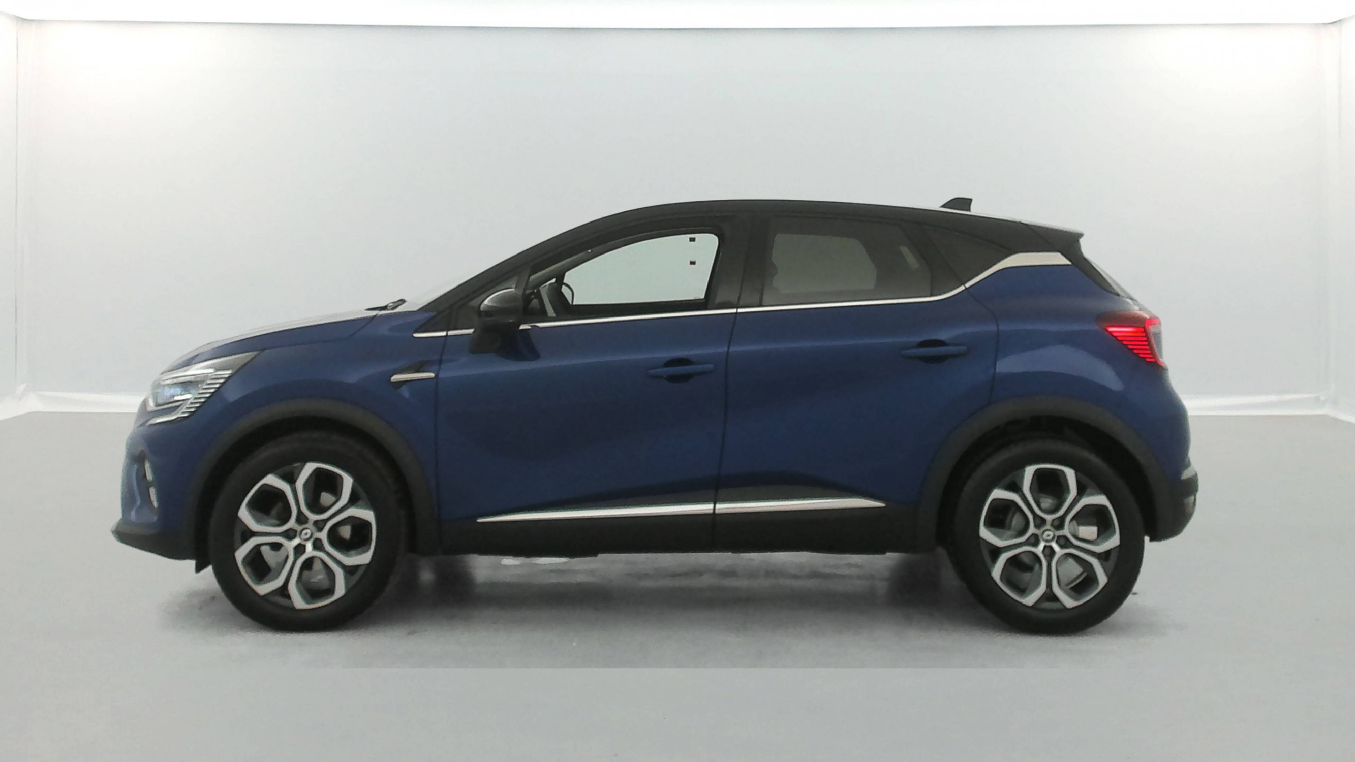 Vente en ligne Renault Captur  mild hybrid 140 au prix de 20 990 €
