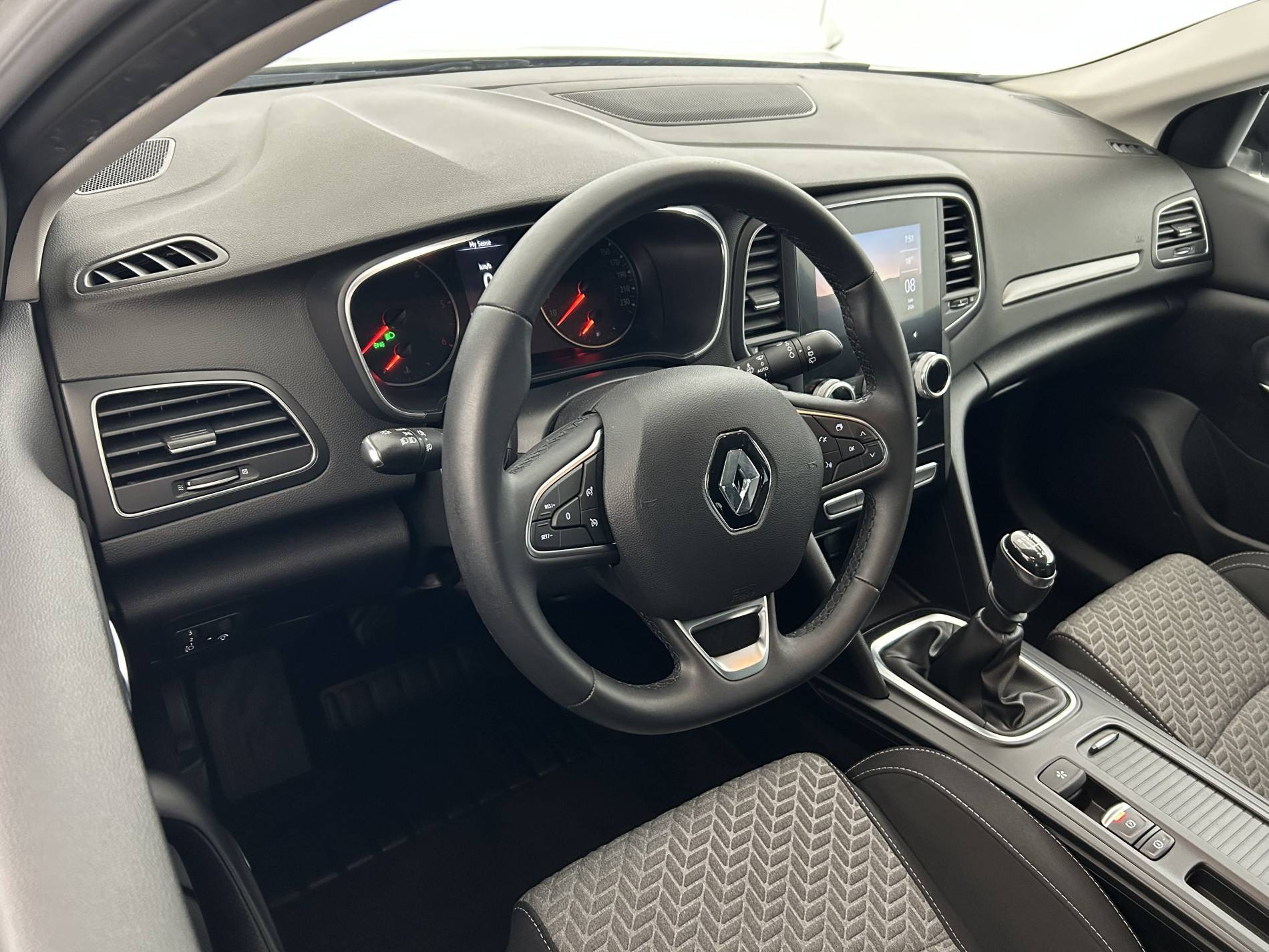 Vente en ligne Renault Megane 4 Mégane IV Berline Blue dCi 115 - 21N au prix de 16 990 €