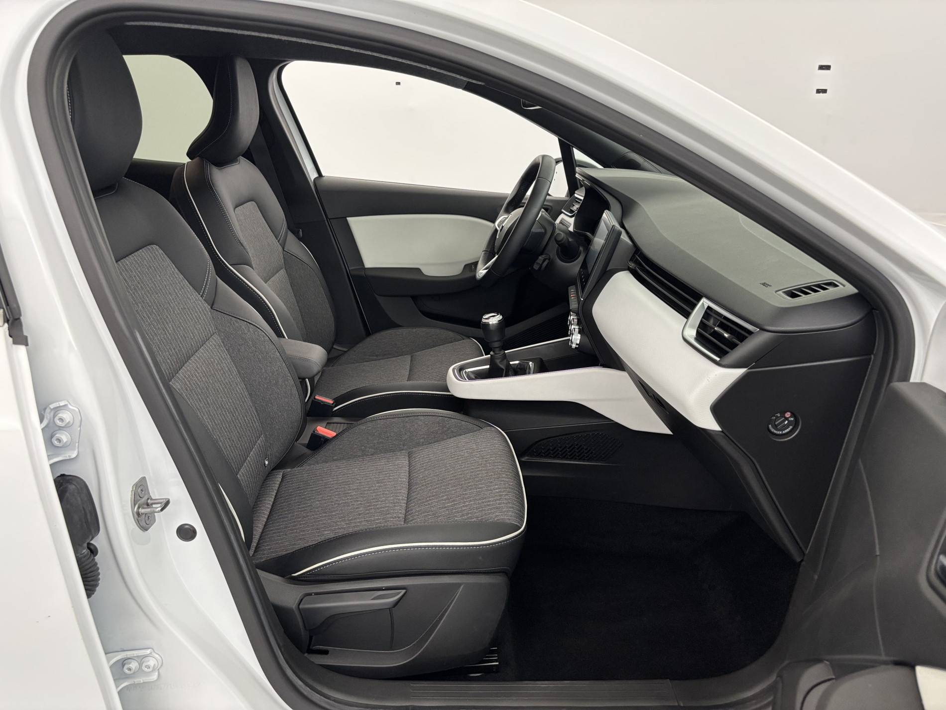 Vente en ligne Renault Clio 5 Clio TCe 90 au prix de 14 990 €
