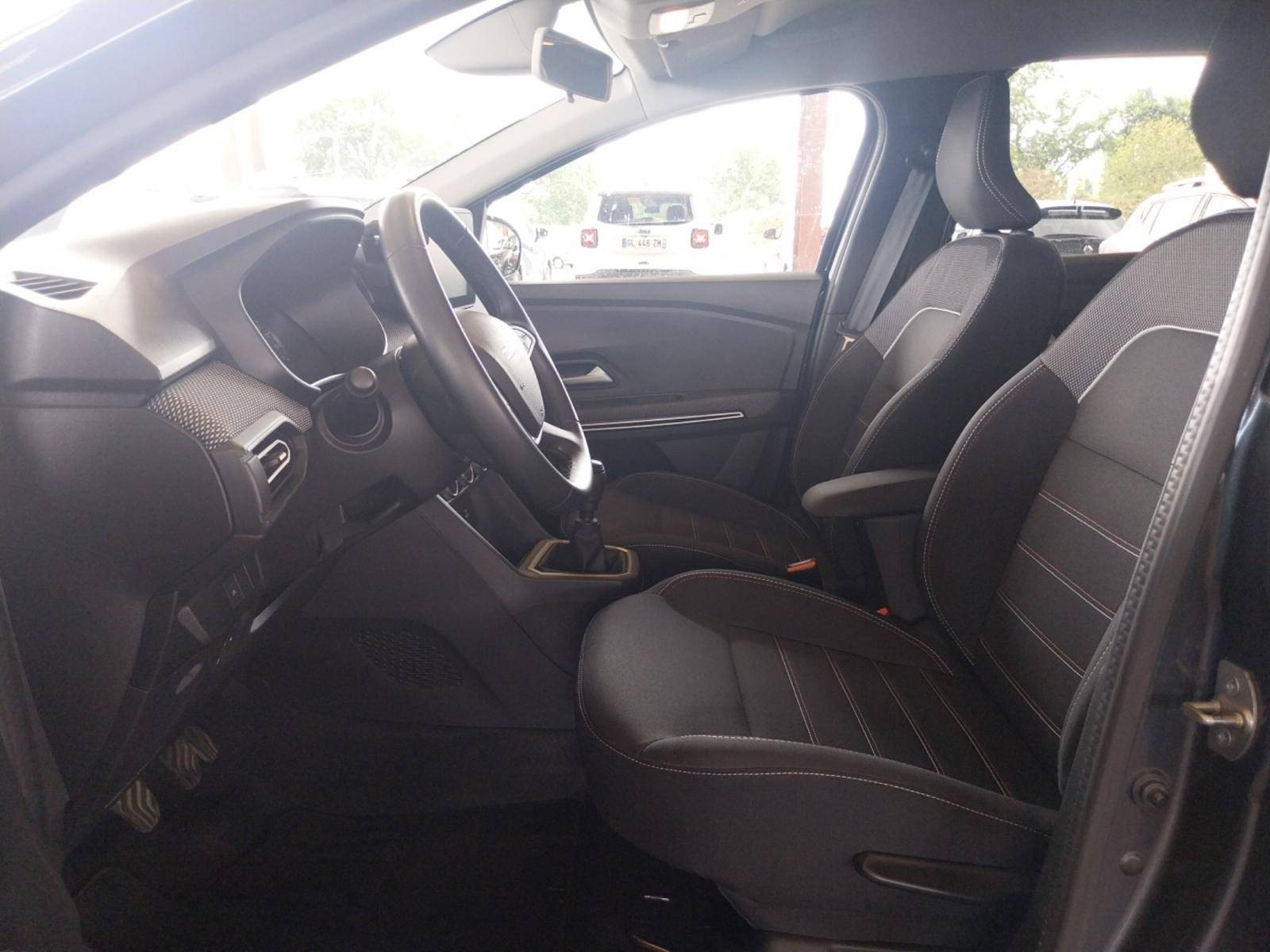 Vente en ligne Dacia Jogger  ECO-G 100 5 places  Attelage au prix de 18 890 €