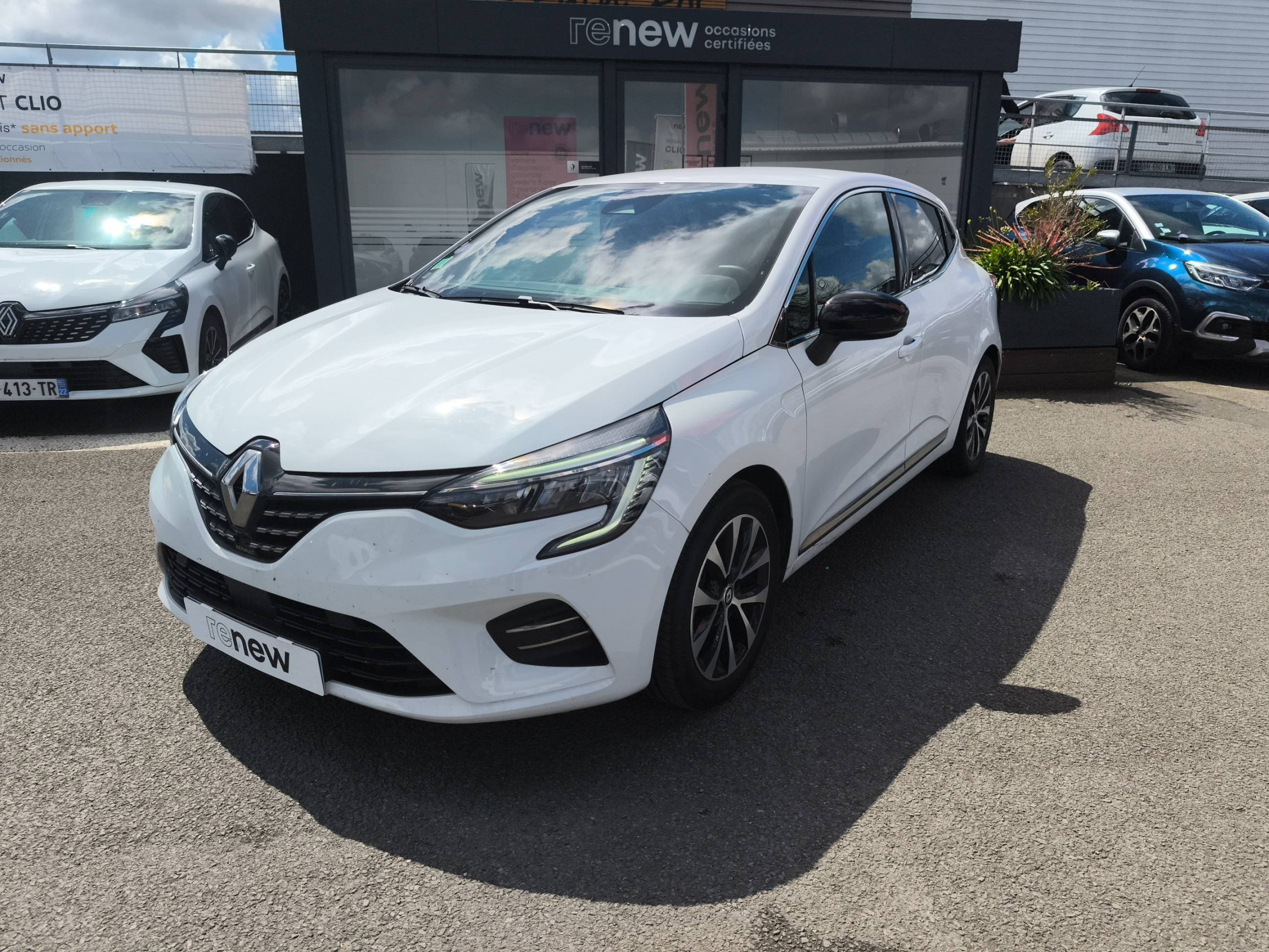 Renault Clio 5 Clio E-Tech full hybrid 145 occasion de 2023 en vente à Paimpol