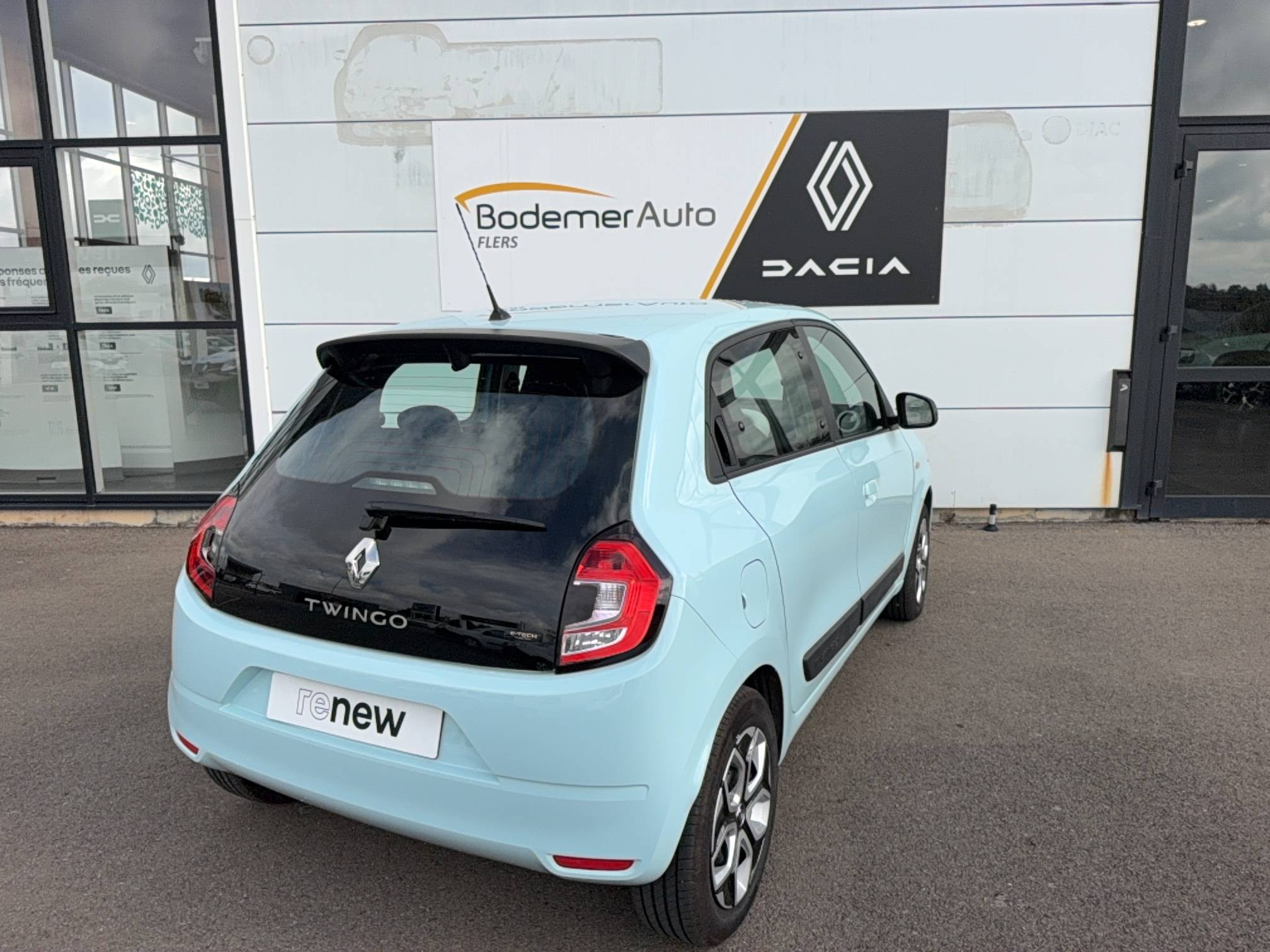 Vente en ligne Renault Twingo Electrique Twingo III E-Tech au prix de 13 490 €