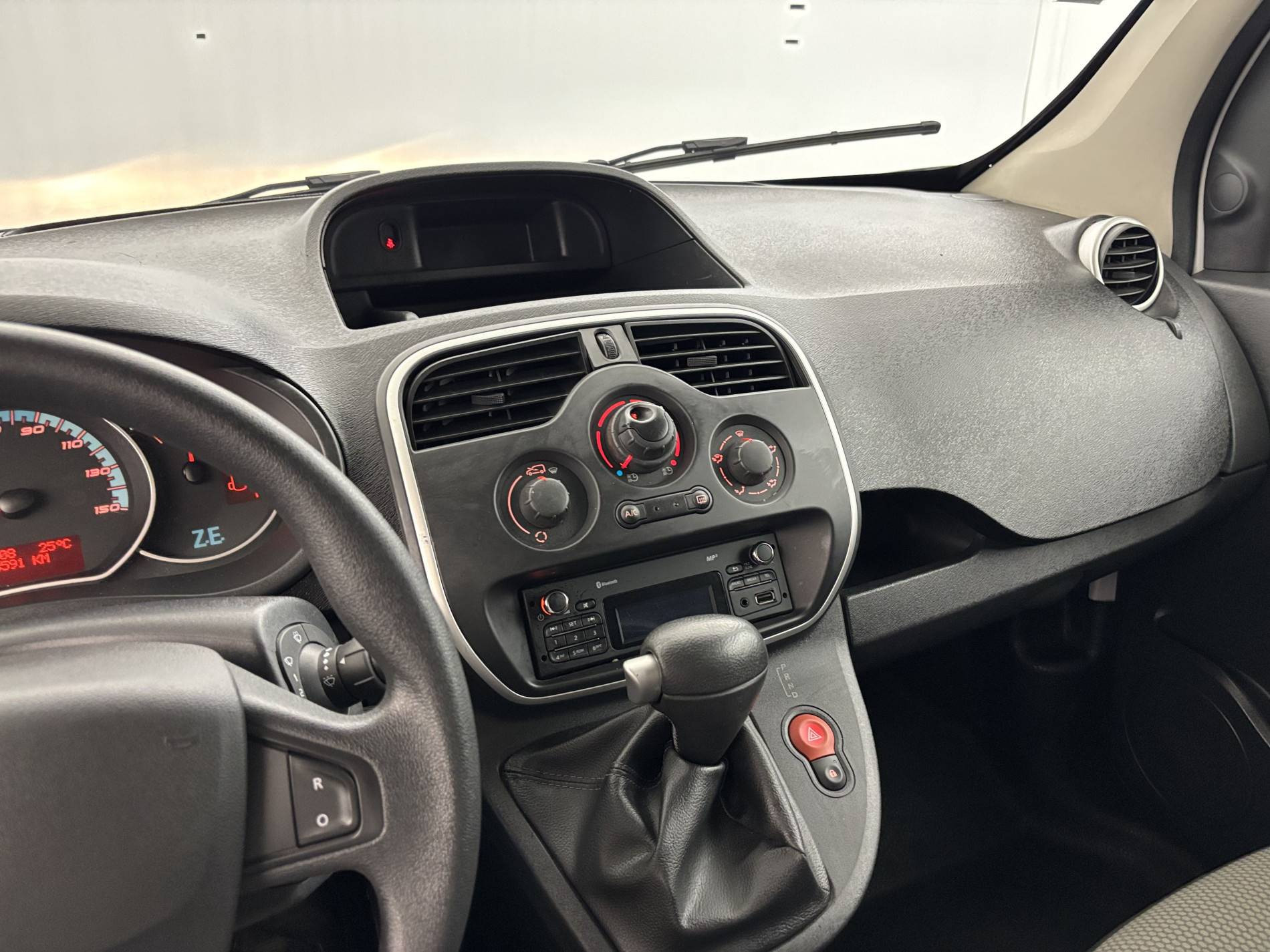 Vente en ligne Renault Kangoo Electrique KANGOO Z.E. 33 au prix de 11 990 €