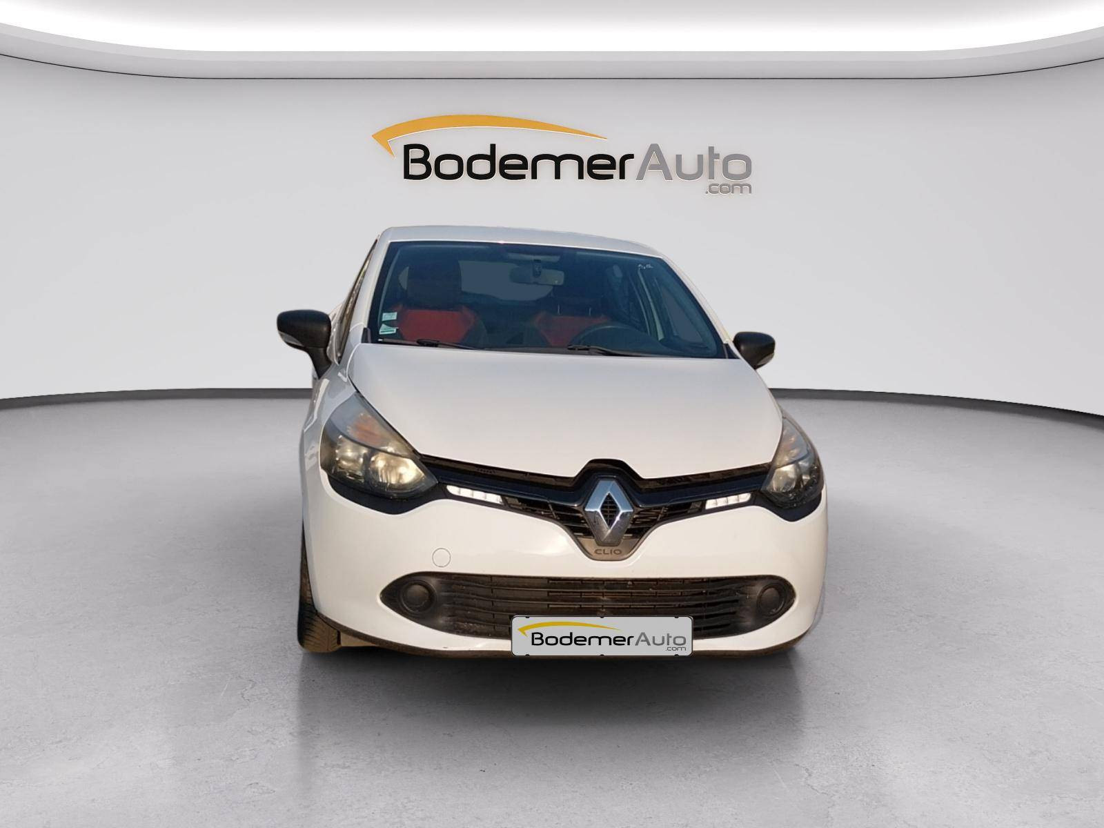 Vente en ligne Renault Clio 4  1.2 16V 75 au prix de 7 990 €