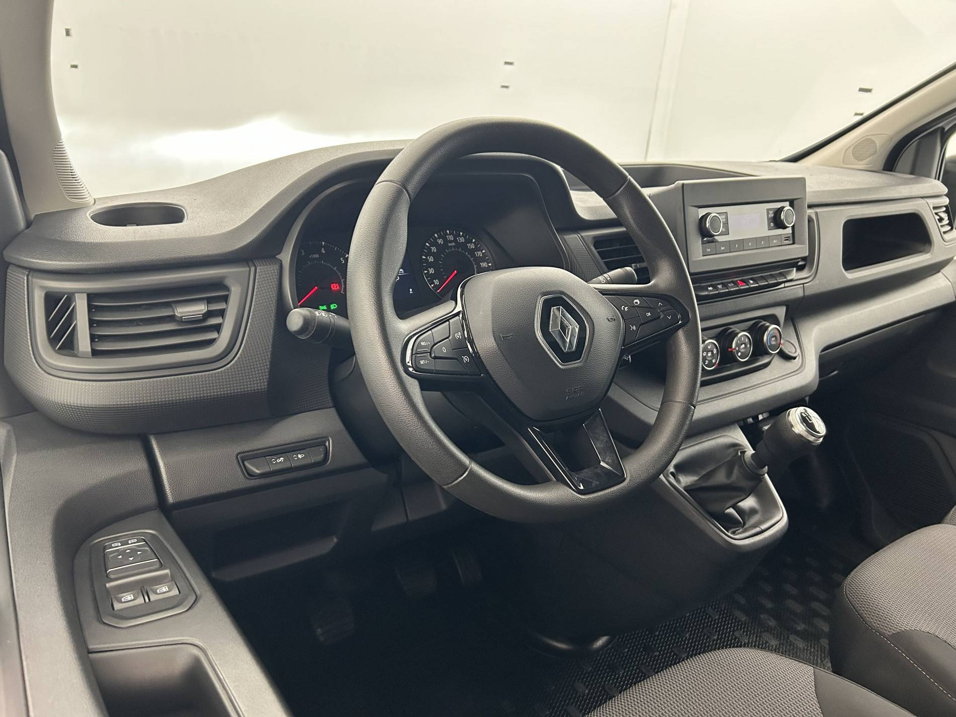 Vente en ligne Renault Trafic 3 Fourgon TRAFIC FGN L1H1 3000 KG BLUE DCI 130 au prix de 23 990 €