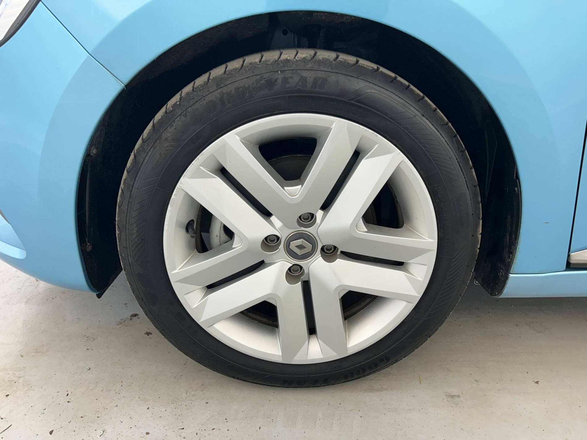 Vente en ligne Renault Clio 5 Clio E-Tech 140 - 21N au prix de 15 390 €