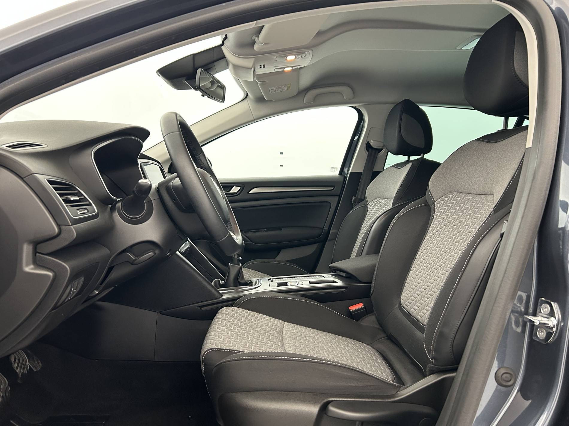 Vente en ligne Renault Megane 4 Mégane IV Berline Blue dCi 115 - 21N au prix de 16 990 €
