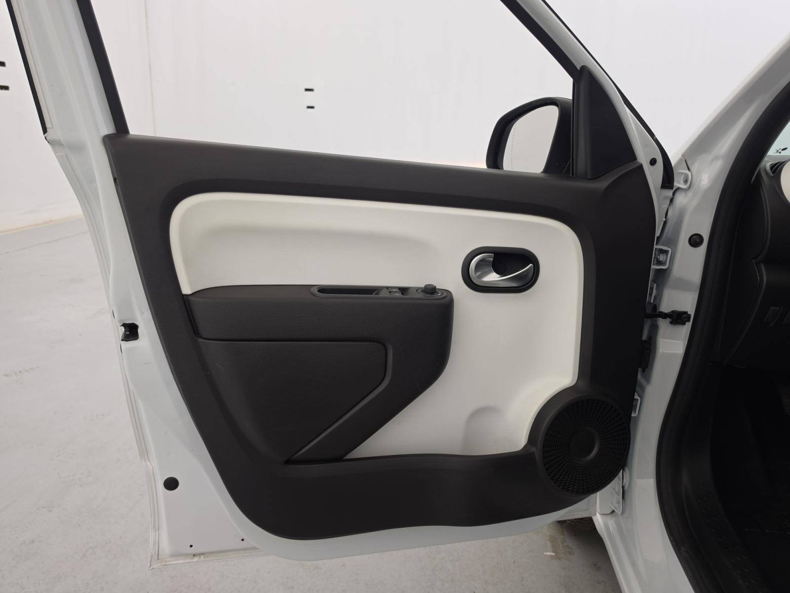 Vente en ligne Renault Twingo 3  SCe 65 au prix de 11 490 €