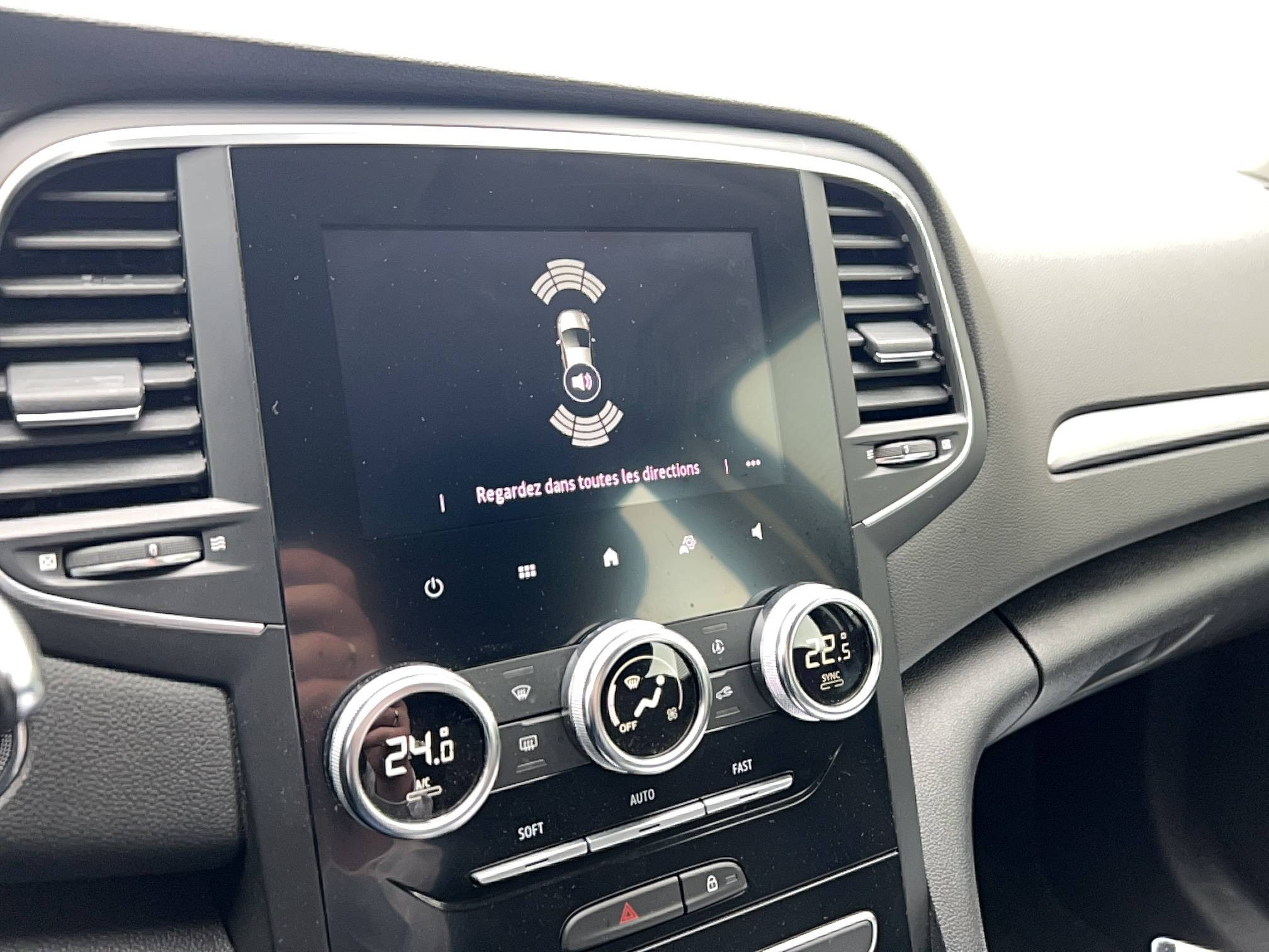 Vente en ligne Renault Megane 4  Blue dCi 115 EDC au prix de 14 590 €