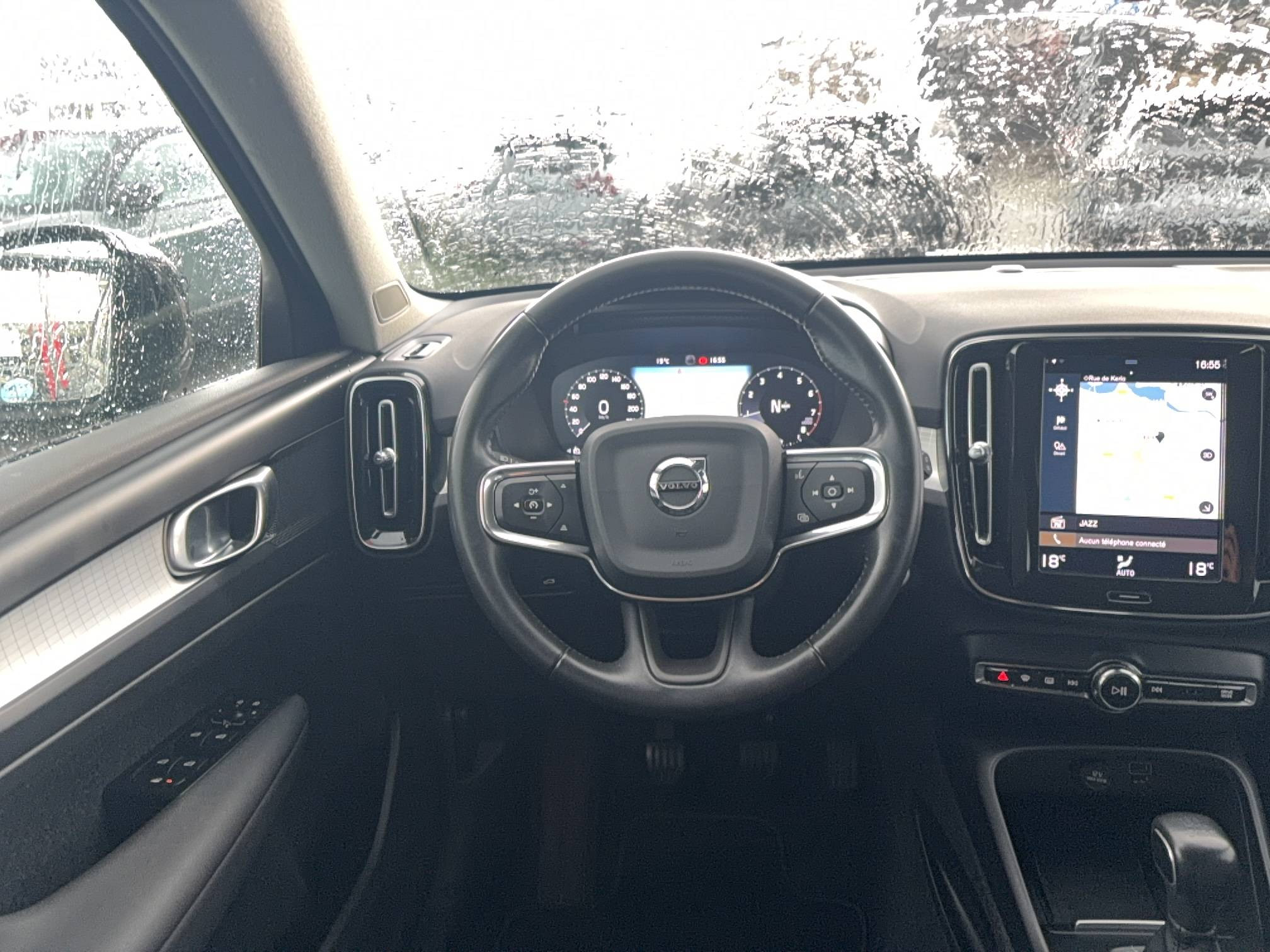 Vente en ligne Volvo XC40 XC40 T2 129 ch au prix de 21 490 €
