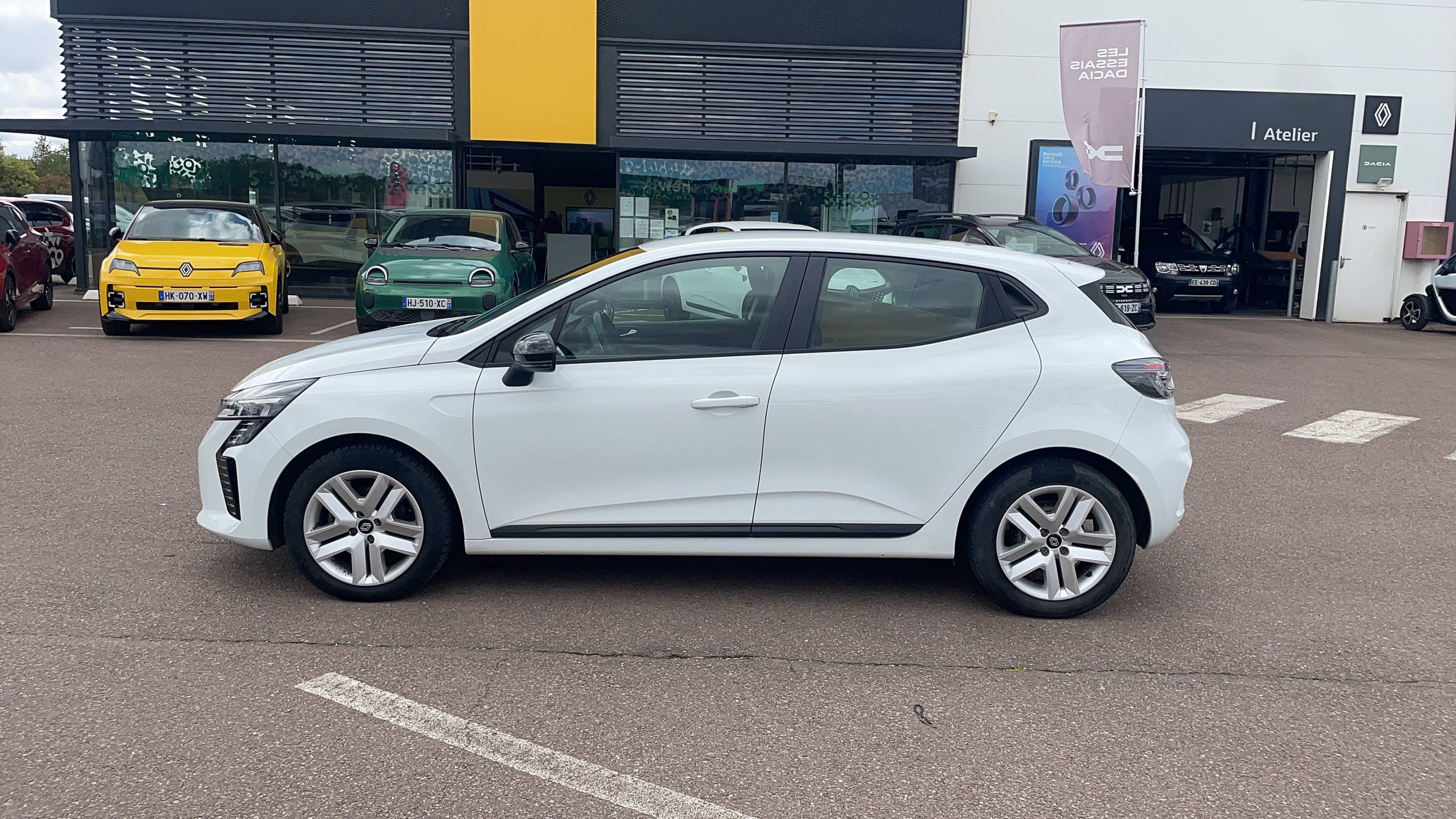 Vente en ligne Renault Clio 5 CLIO SOCIETE BLUE DCI 100 au prix de 1 €
