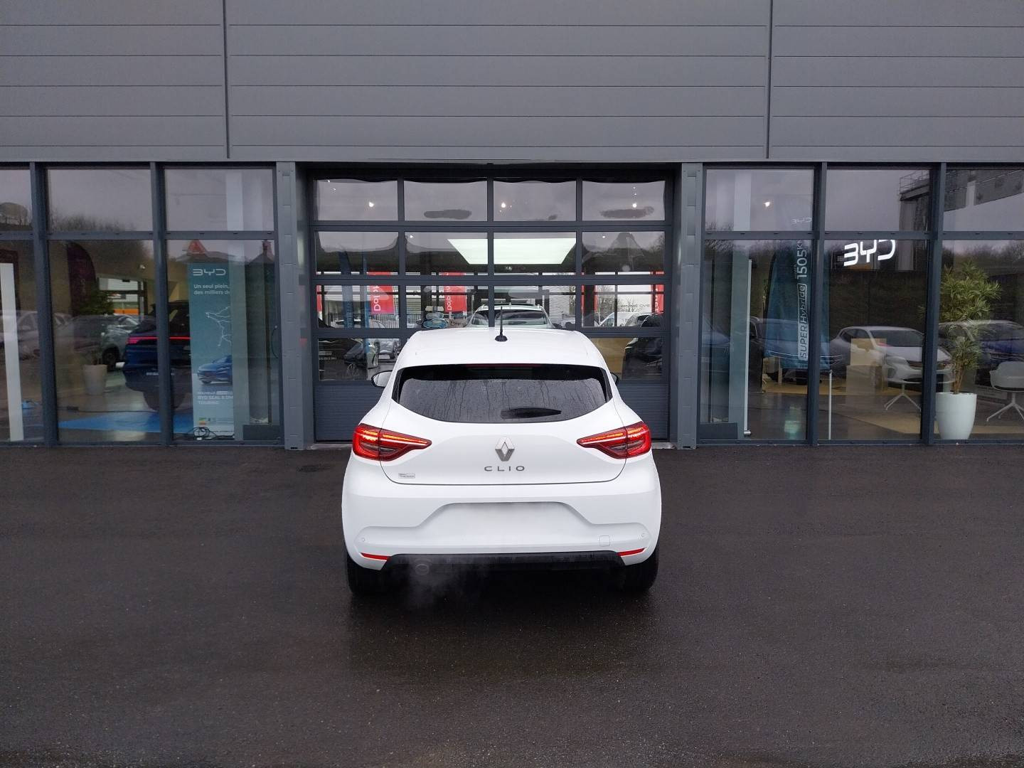 Vente en ligne Renault Clio 5 Clio TCe 90 au prix de 14 950 €