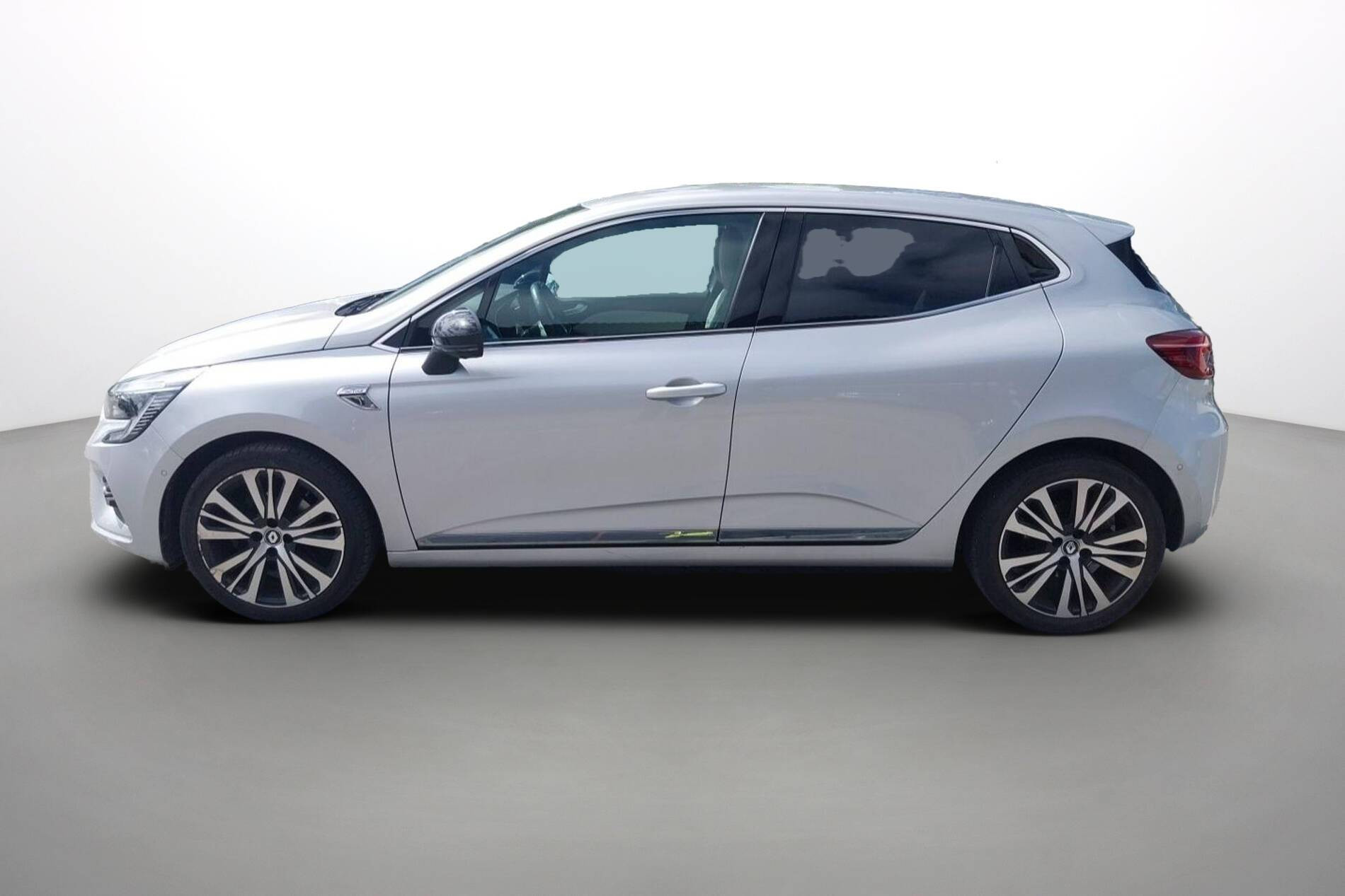 Vente en ligne Renault Clio 5 Clio TCe 140 - 21N au prix de 17 990 €