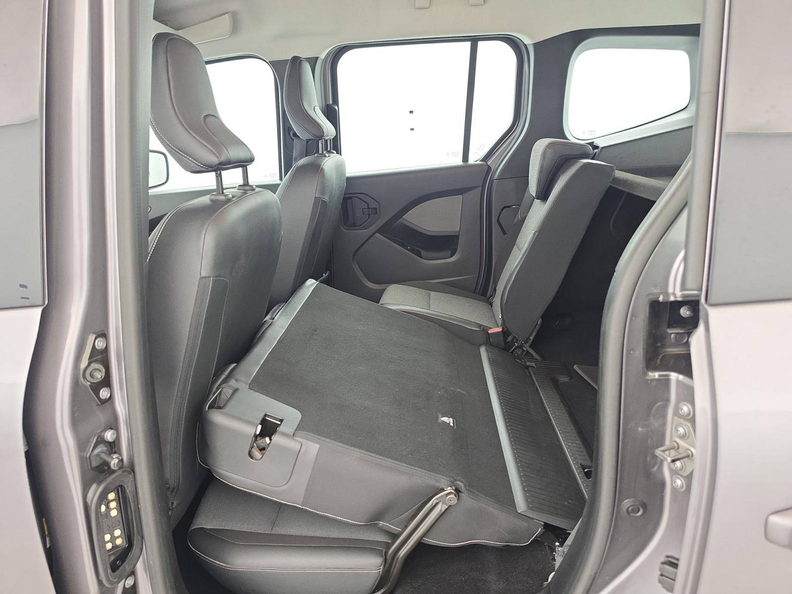 Vente en ligne Renault Kangoo  Blue dCi 95 au prix de 17 491 €