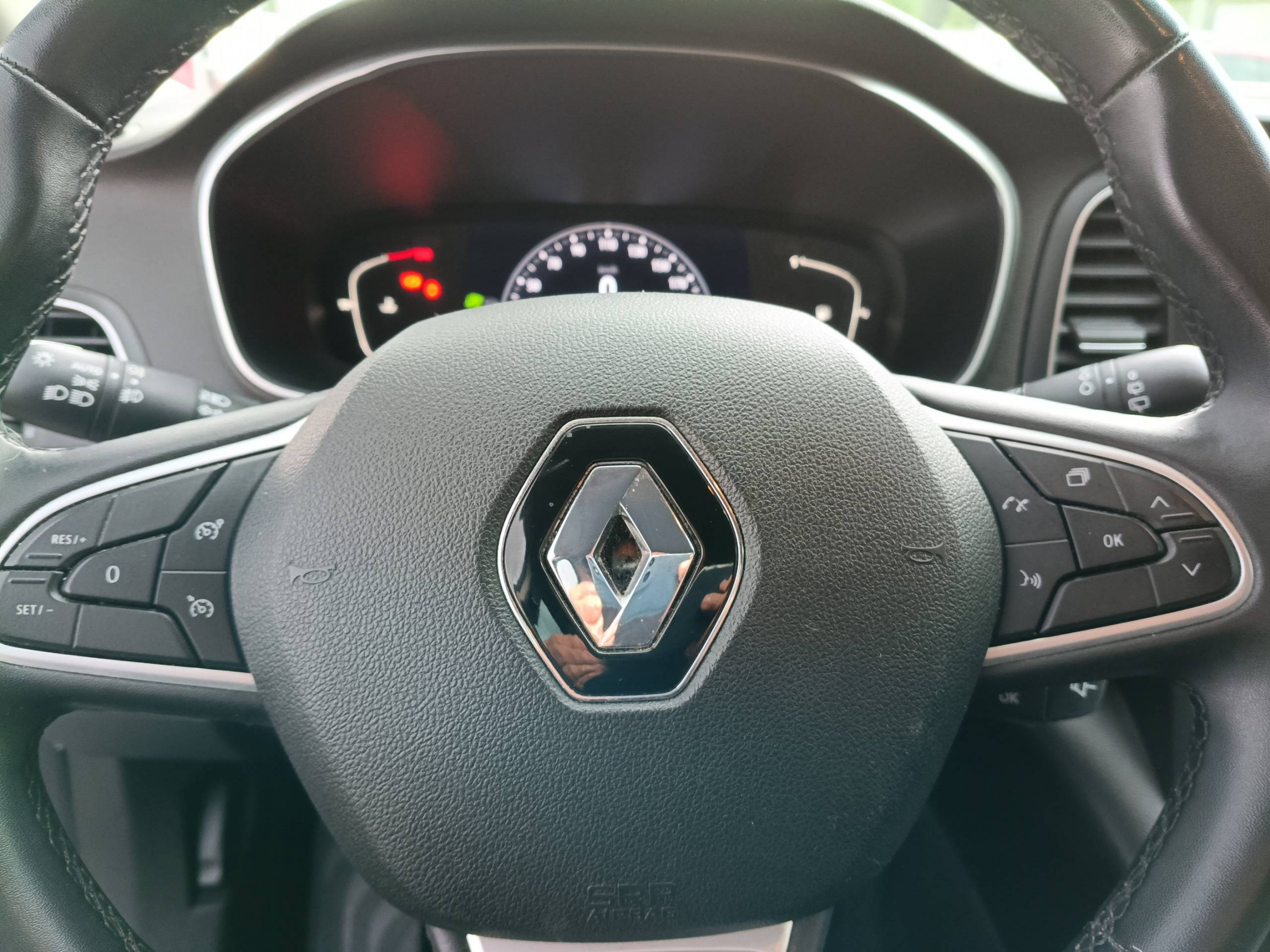 Vente en ligne Renault Megane 4  Blue dCi 115 EDC au prix de 16 990 €
