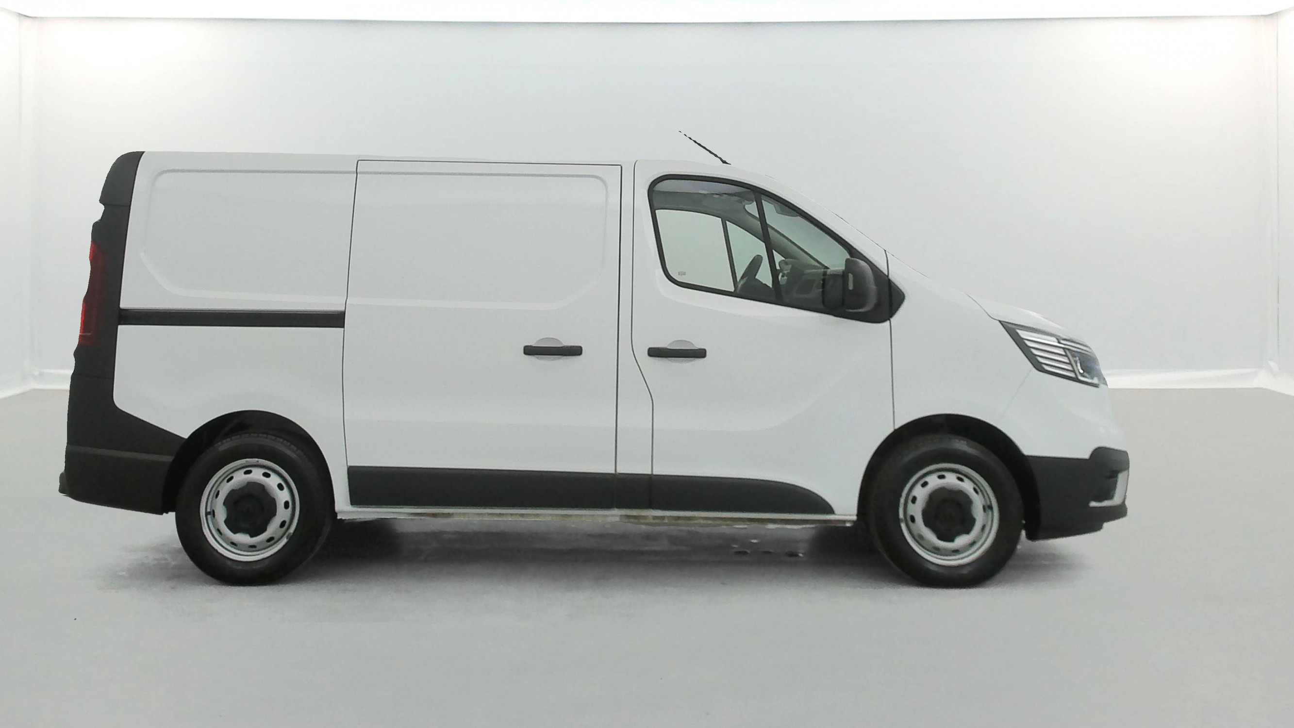 Vente en ligne Renault Trafic 3 Fourgon TRAFIC FGN L1H1 2800 KG BLUE DCI 110 au prix de 17 790 €