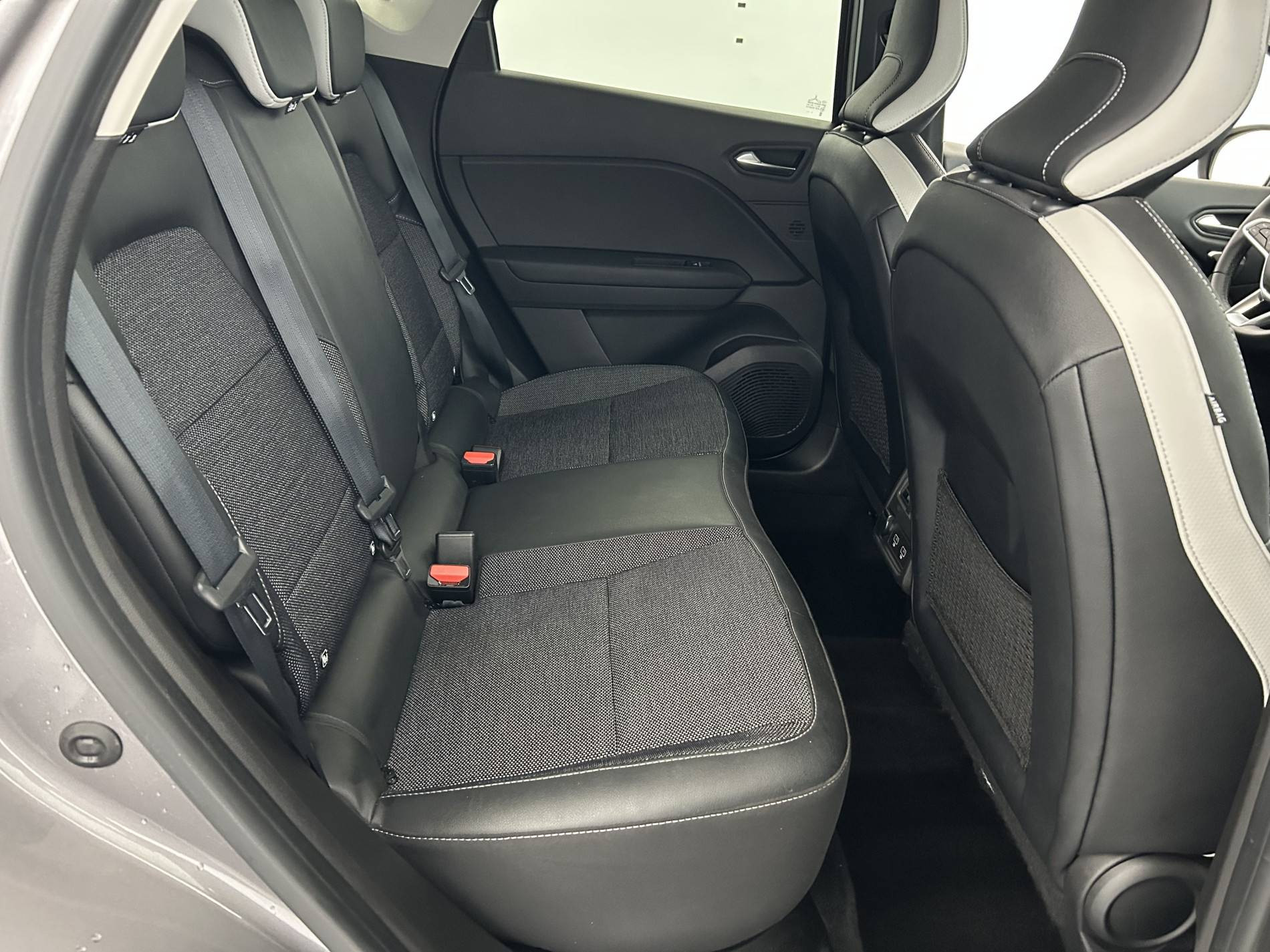 Vente en ligne Renault Captur  mild hybrid 140 au prix de 17 990 €