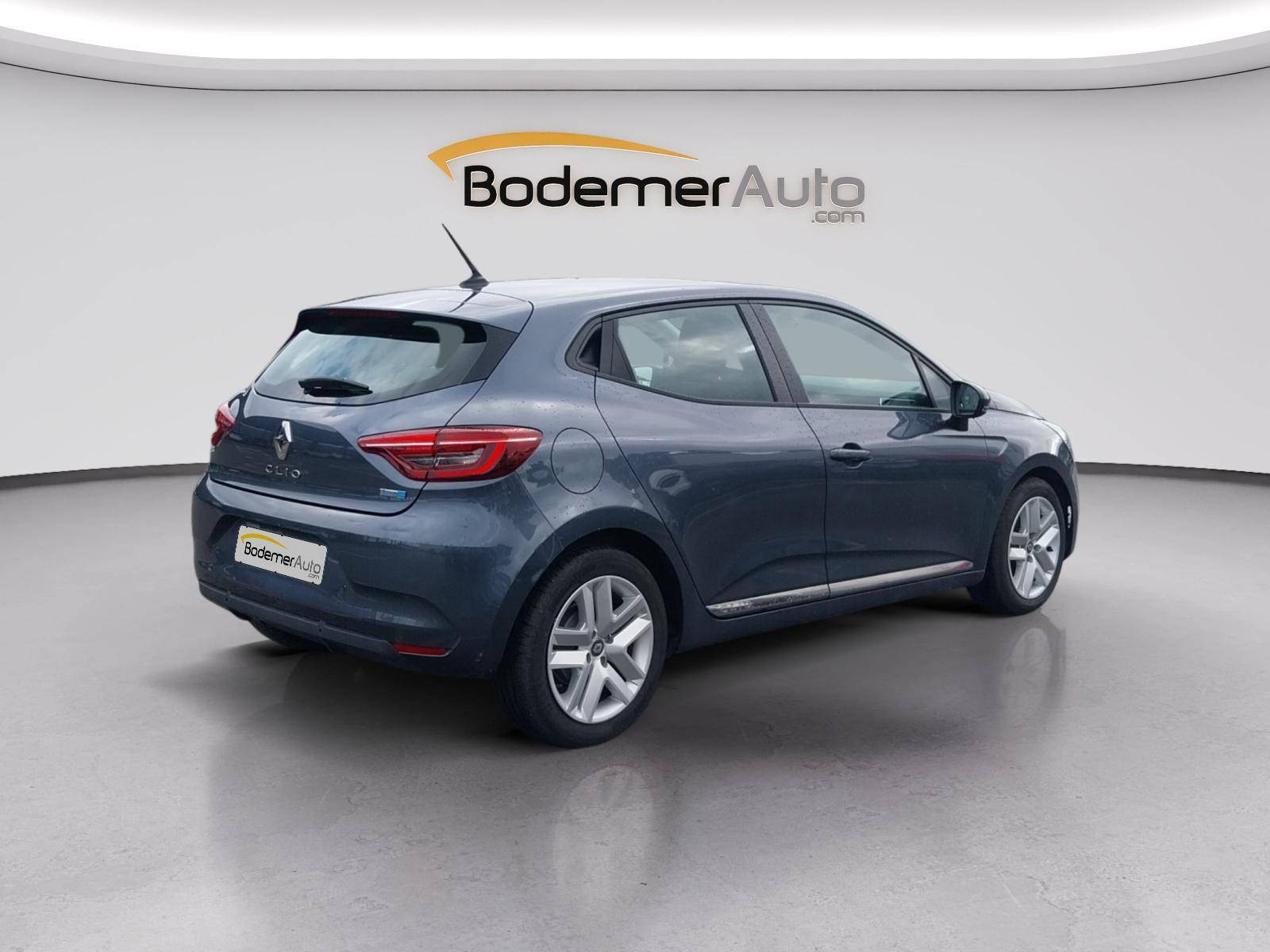 Vente en ligne Renault Clio 5 Clio E-Tech 140 - 21N au prix de 15 990 €