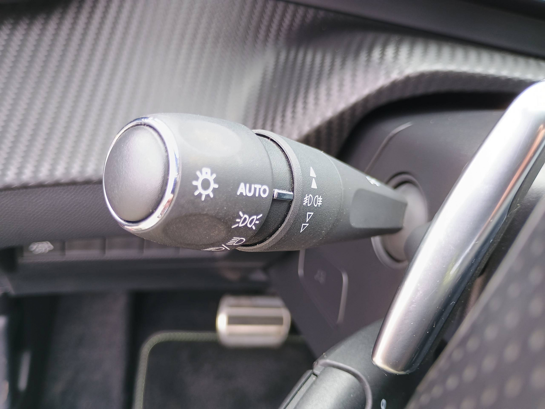 Vente en ligne Peugeot 2008  BlueHDi 130 S&S EAT8 au prix de 19 990 €