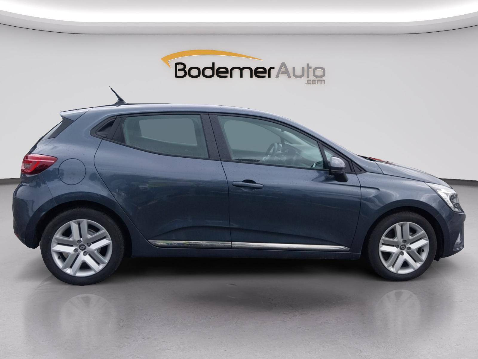 Vente en ligne Renault Clio 5 Clio E-Tech 140 - 21N au prix de 15 990 €