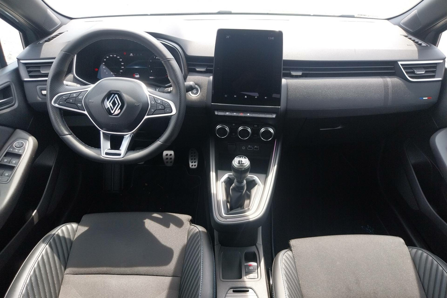 Vente en ligne Renault Clio 5 Clio TCe 90 au prix de 17 990 €