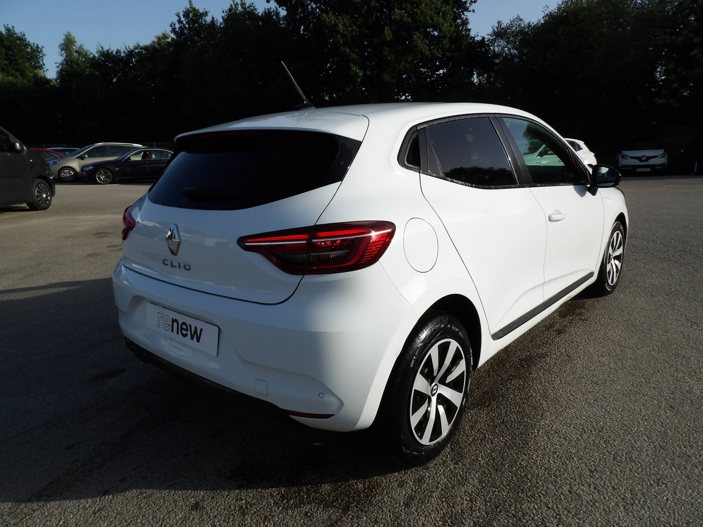 Vente en ligne Renault Clio 5 Clio TCe 90 au prix de 13 899 €