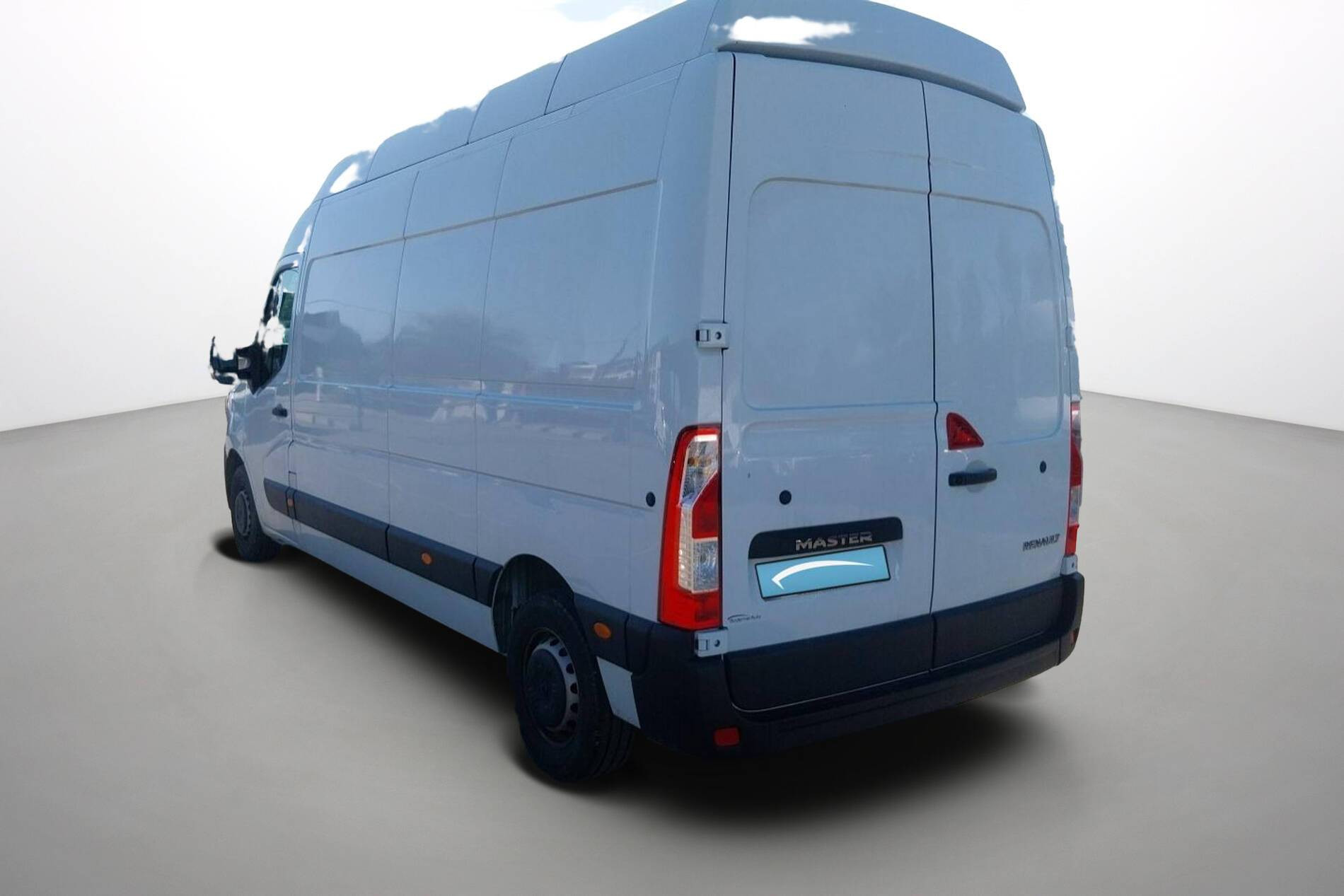 Vente en ligne Renault Master Fourgon MASTER FGN TRAC F3500 L3H3 BLUE DCI 135 au prix de 29 400 €