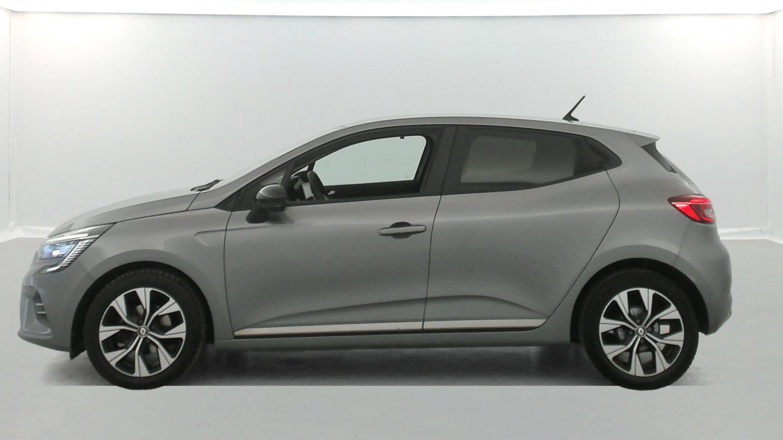 Vente en ligne Renault Clio 5 Clio TCe 90 au prix de 14 490 €