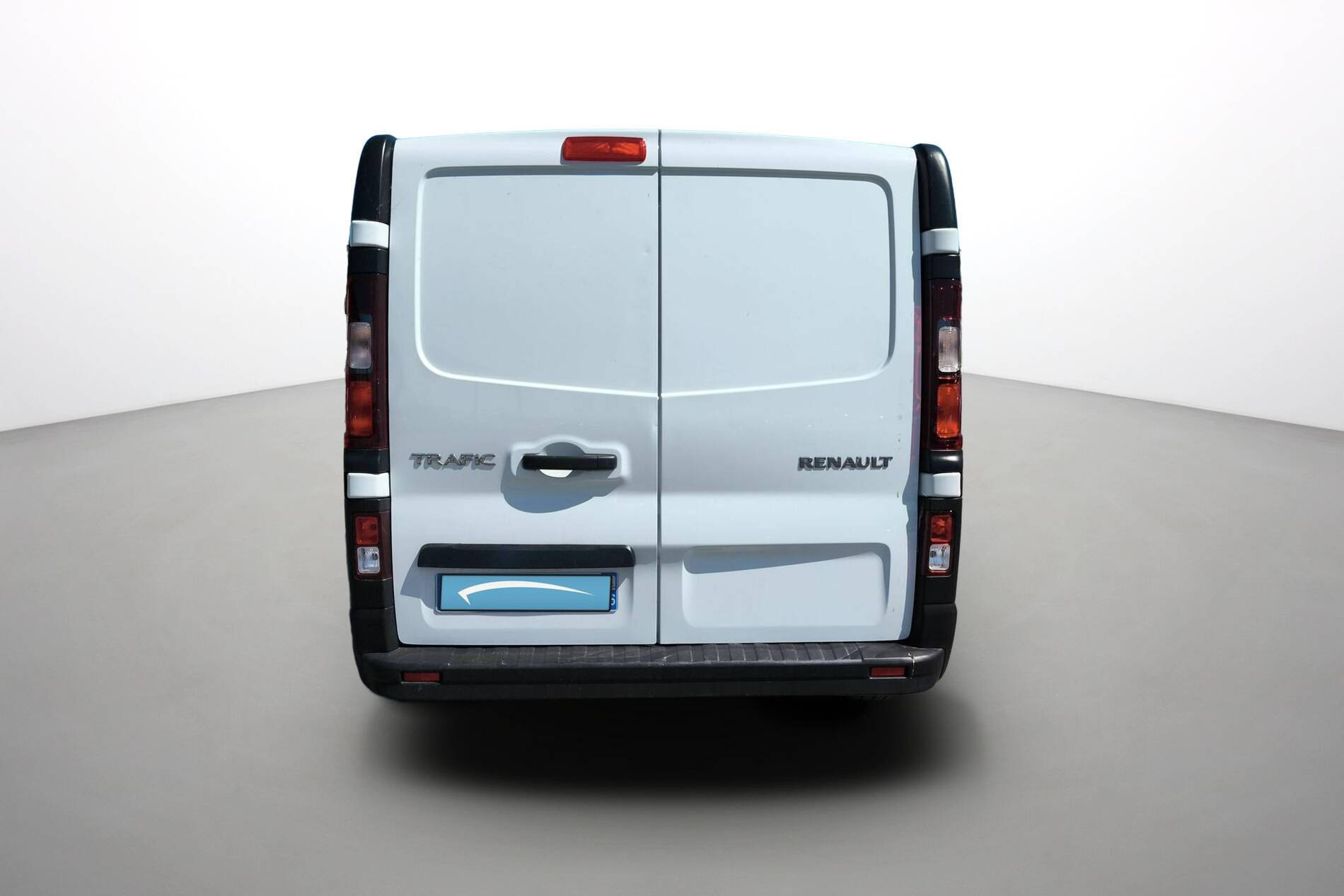 Vente en ligne Renault Trafic 3 Fourgon TRAFIC PC L2H1 3T BLUE DCI 150 au prix de 23 990 €