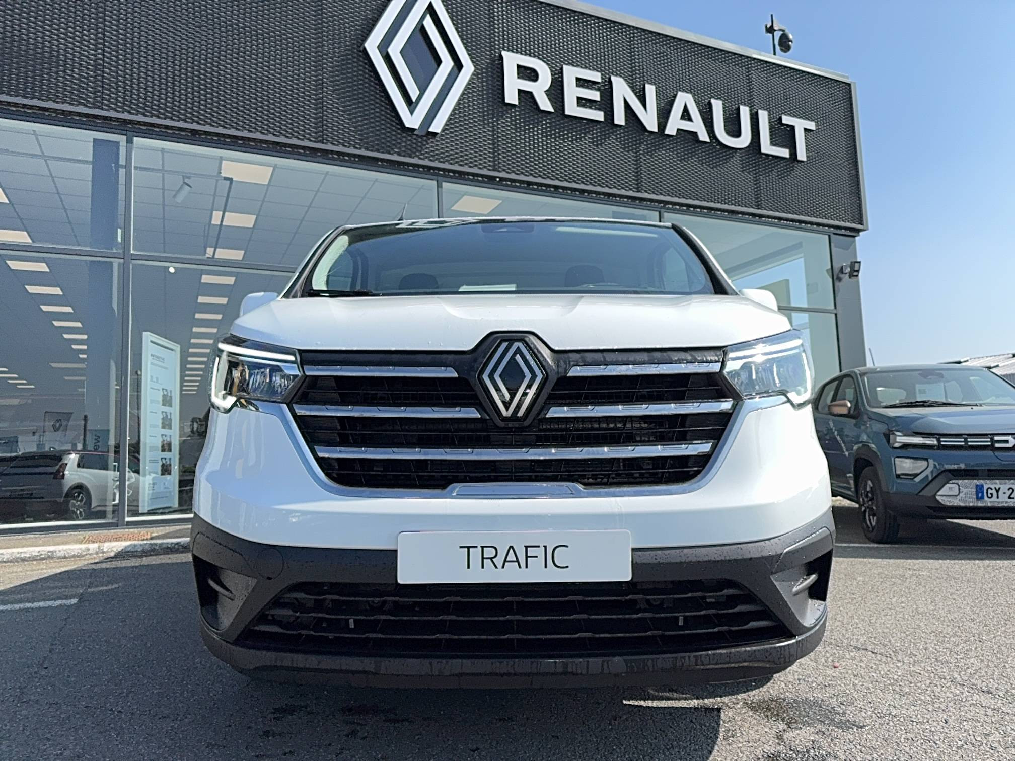 Vente en ligne Renault Trafic Van E-Tech TRAFIC E-TECH ELECTRIQUE FGN L1H1 3T AC22 au prix de 35 300 €