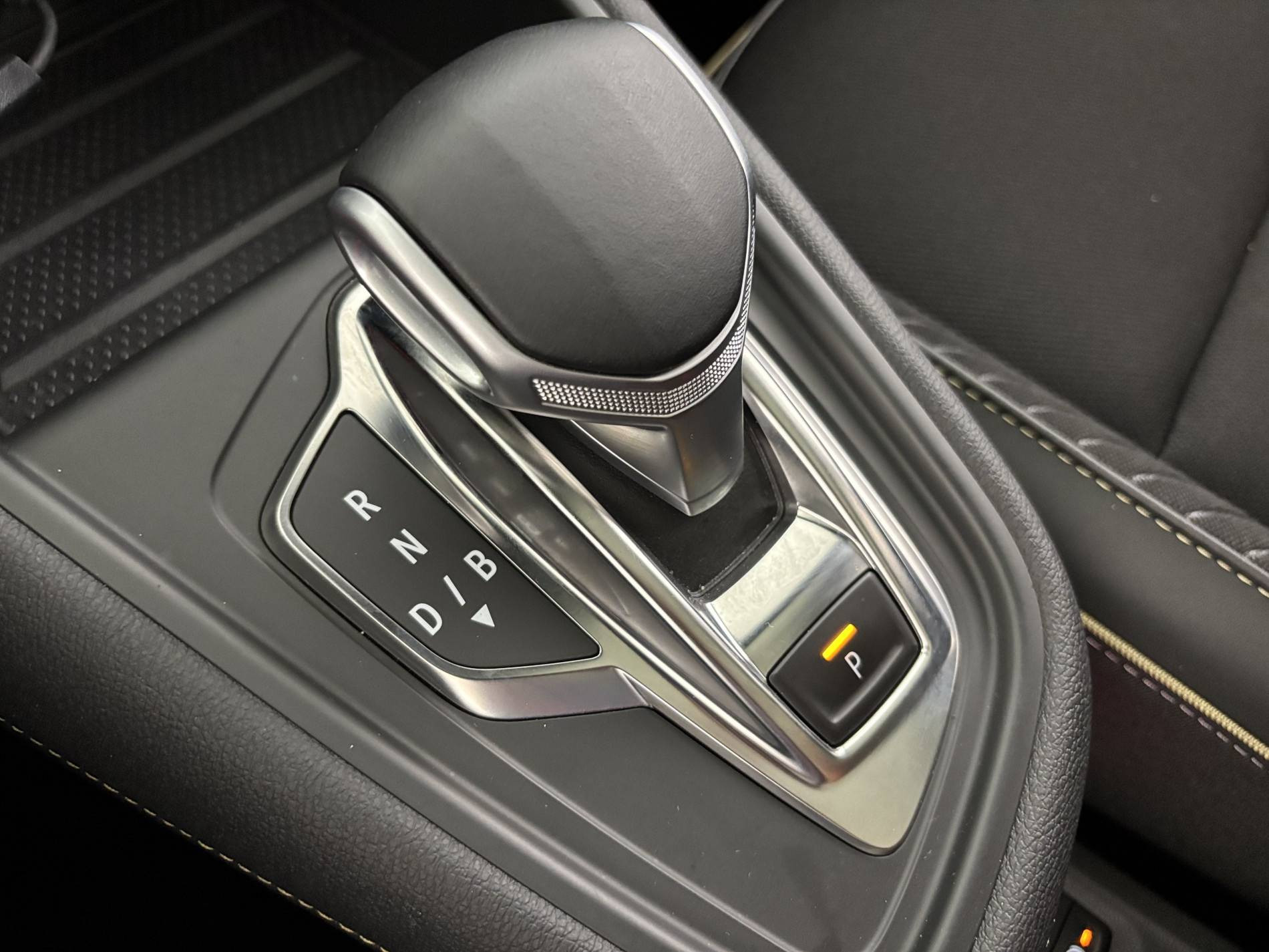 Vente en ligne Renault Symbioz  E-Tech full hybrid 145 au prix de 29 990 €