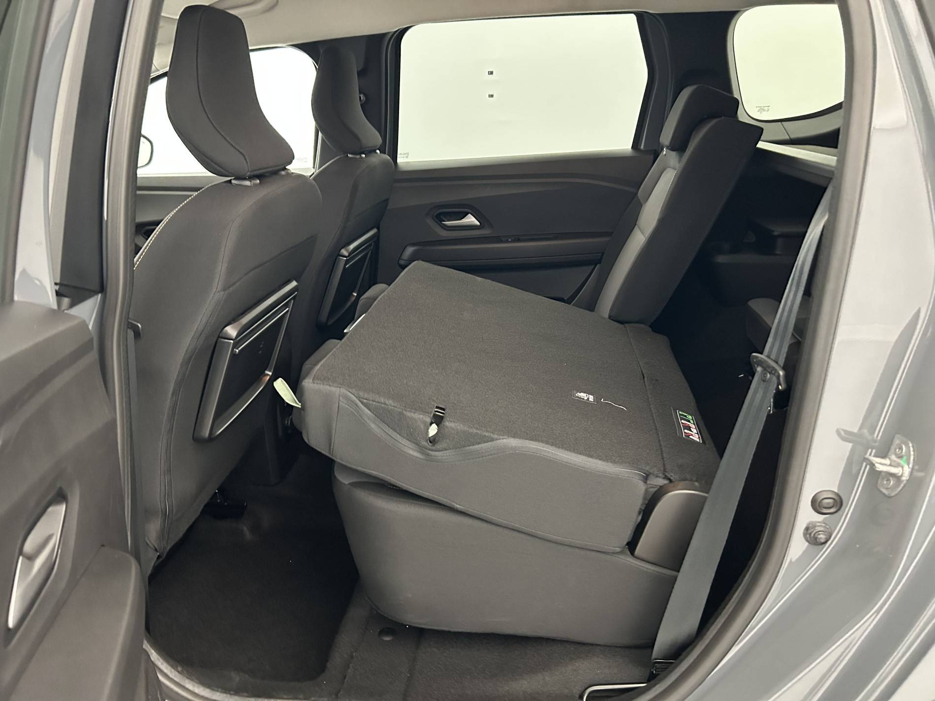 Vente en ligne Dacia Jogger  Hybrid 140 7 places GSR2 au prix de 26 390 €