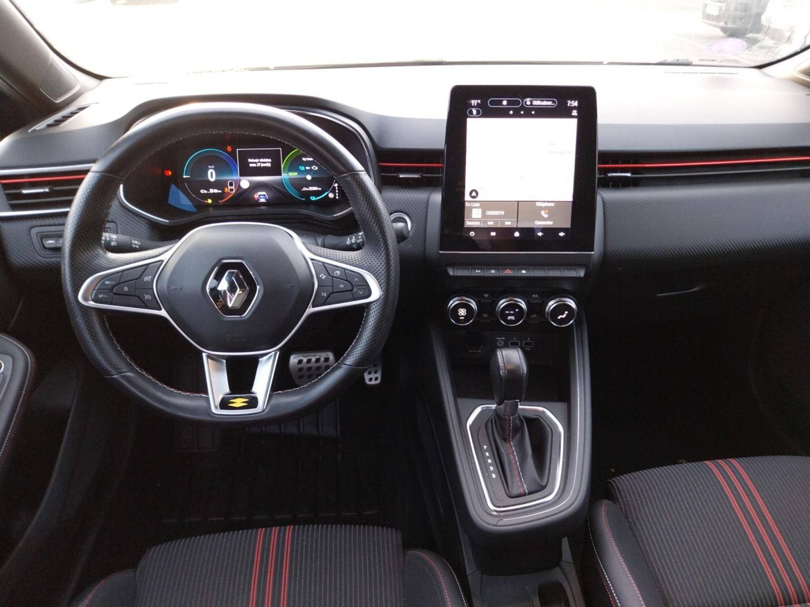Vente en ligne Renault Clio 5 Clio E-Tech 140 - 21N au prix de 18 490 €