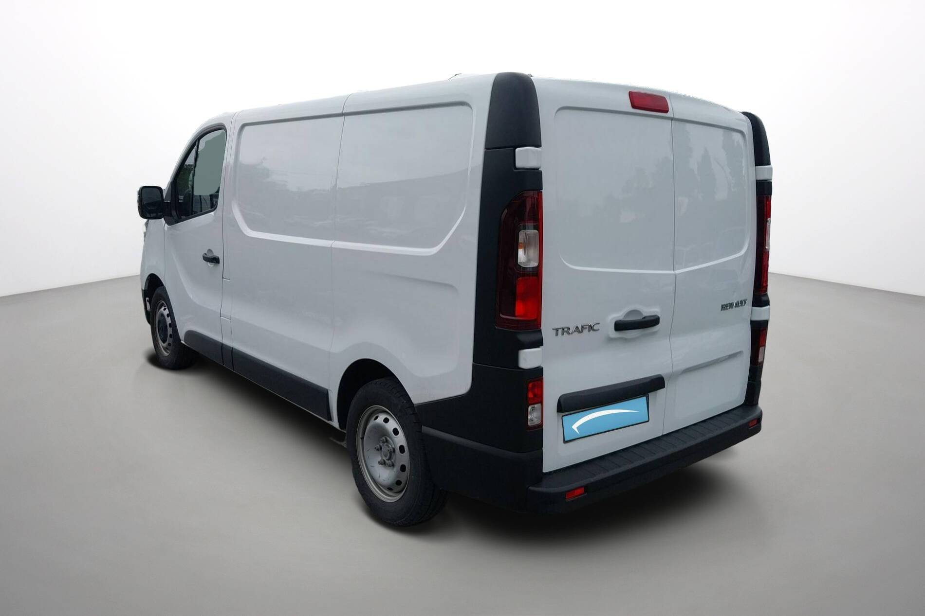 Vente en ligne Renault Trafic 3 Fourgon TRAFIC FG BLUE DCI 130 L1H1 3T GSR2 au prix de 23 990 €