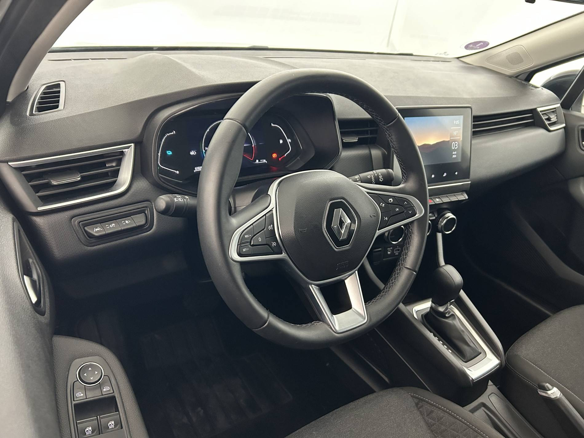 Vente en ligne Renault Clio 5 Clio E-Tech full hybrid 145 au prix de 15 890 €