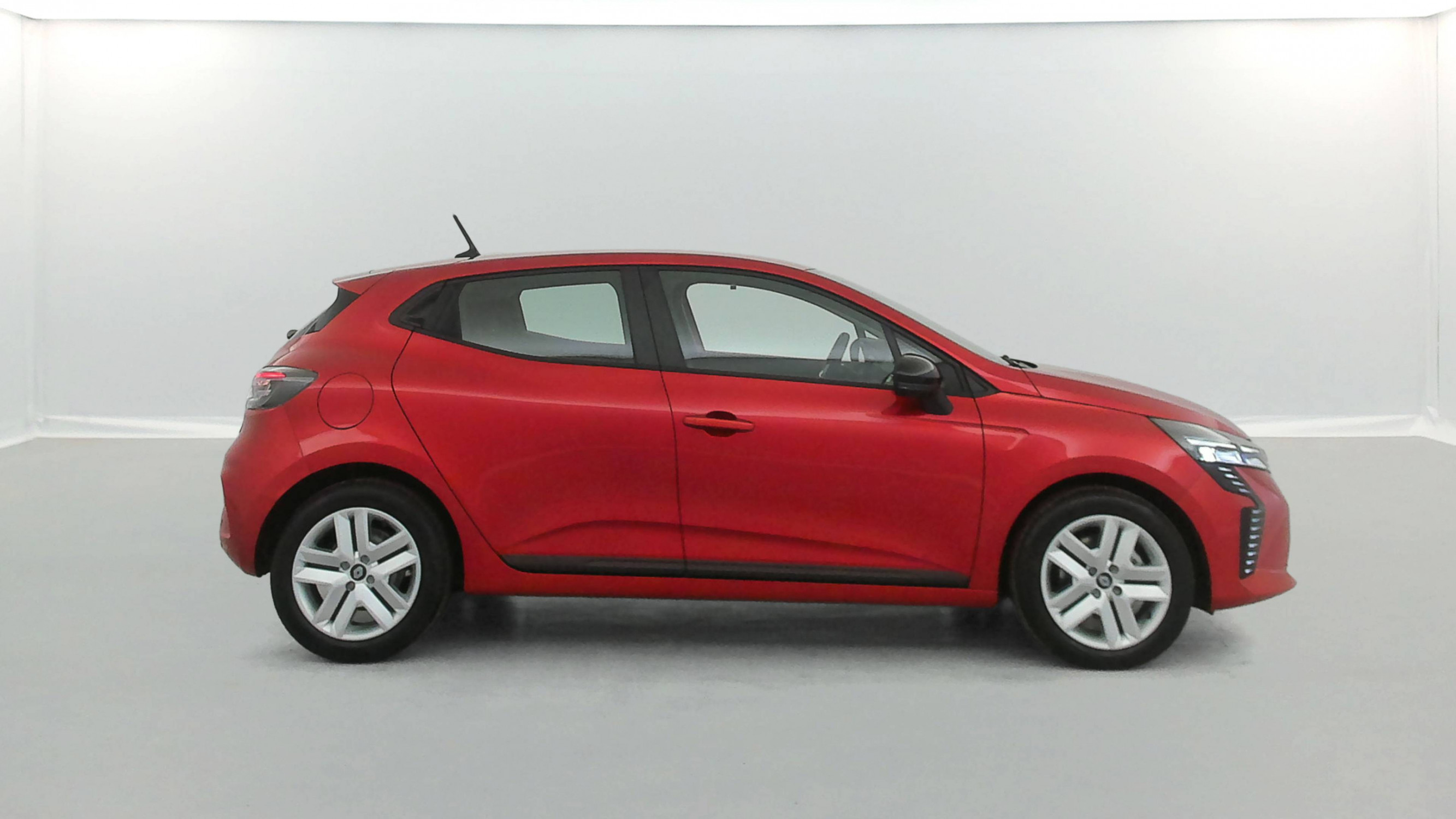 Vente en ligne Renault Clio 5 Clio Blue dCi 100 ch GSR2 au prix de 17 790 €