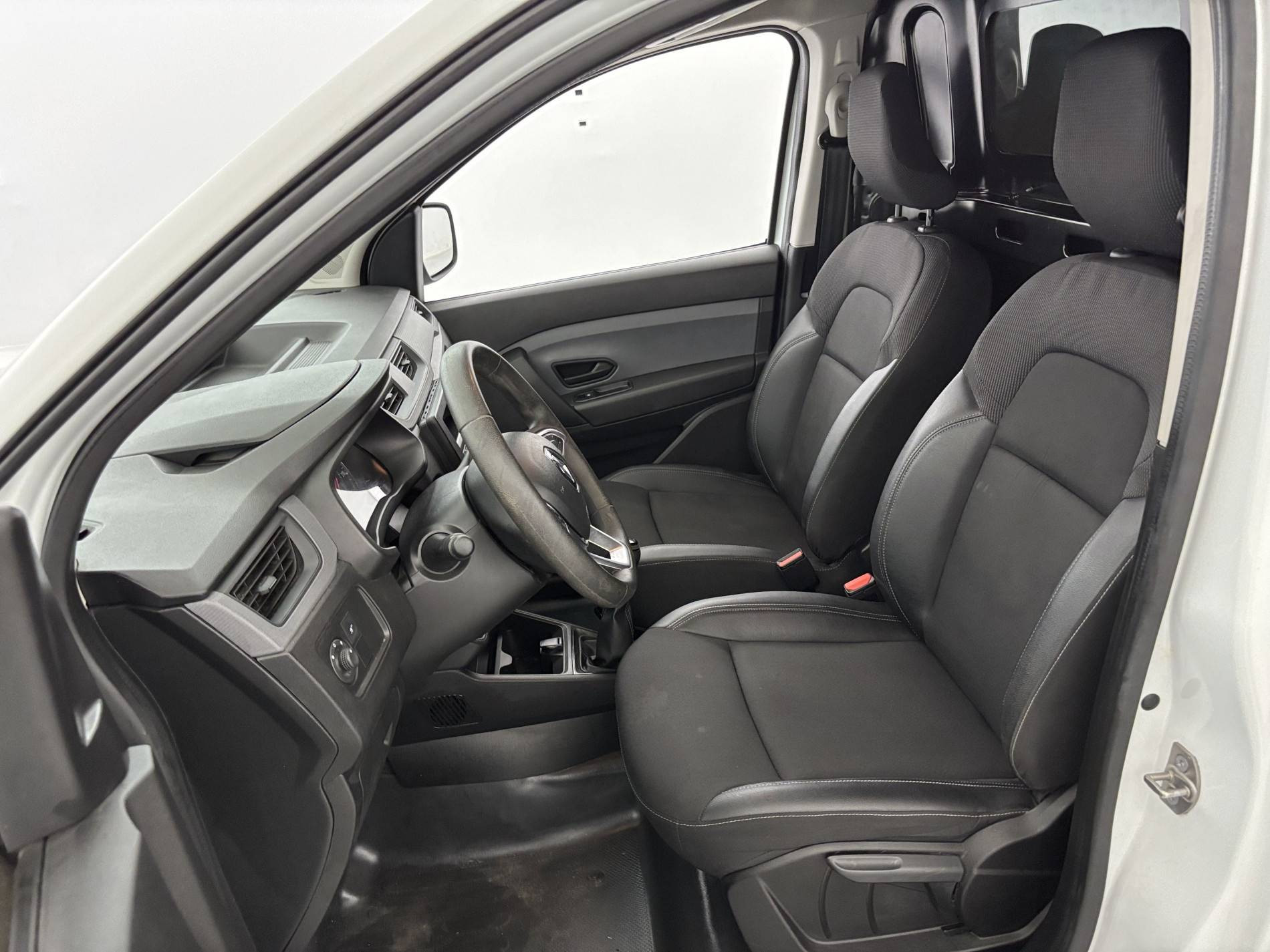 Renault Express Van  BLUE DCI 95 - 22 occasion de 2024 en vente à Concarneau