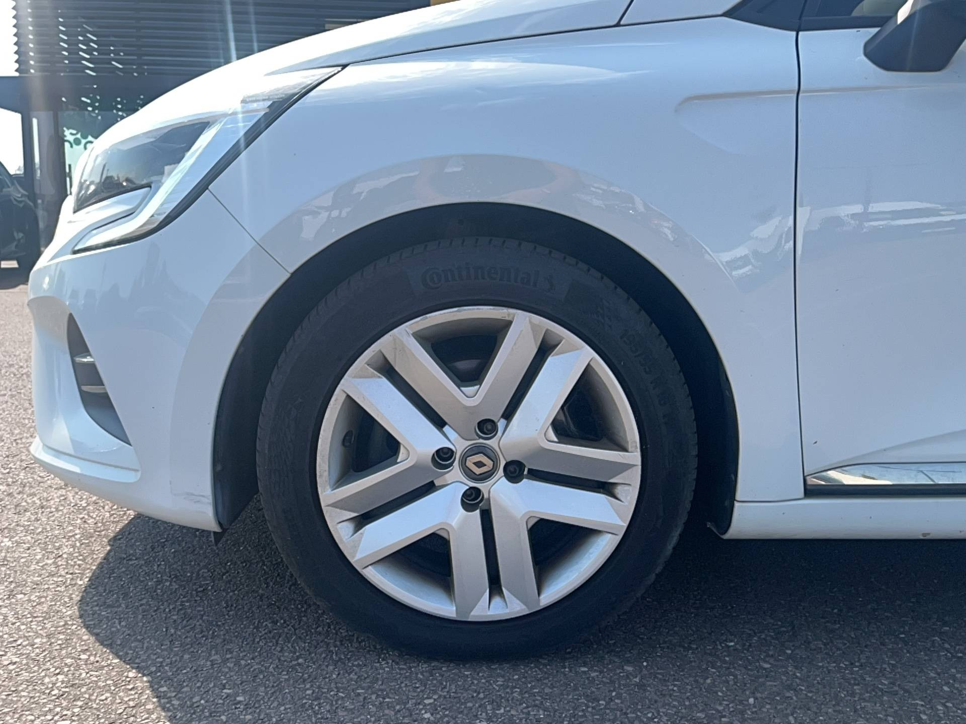 Vente en ligne Renault Clio 5 CLIO SOCIETE BLUE DCI 100 - 21N au prix de 10 991 €