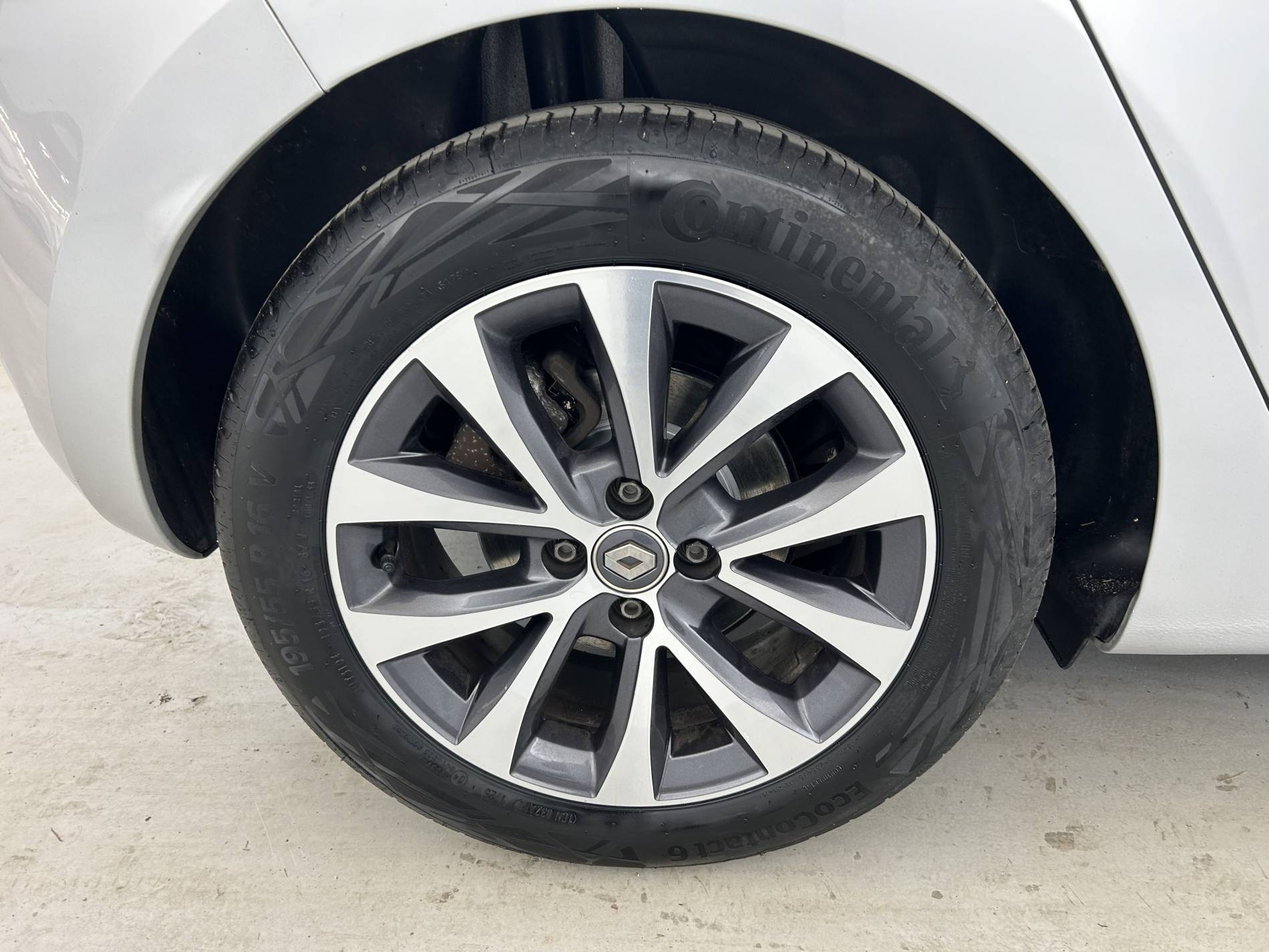 Vente en ligne Renault Clio 5 Clio TCe 100 au prix de 11 890 €