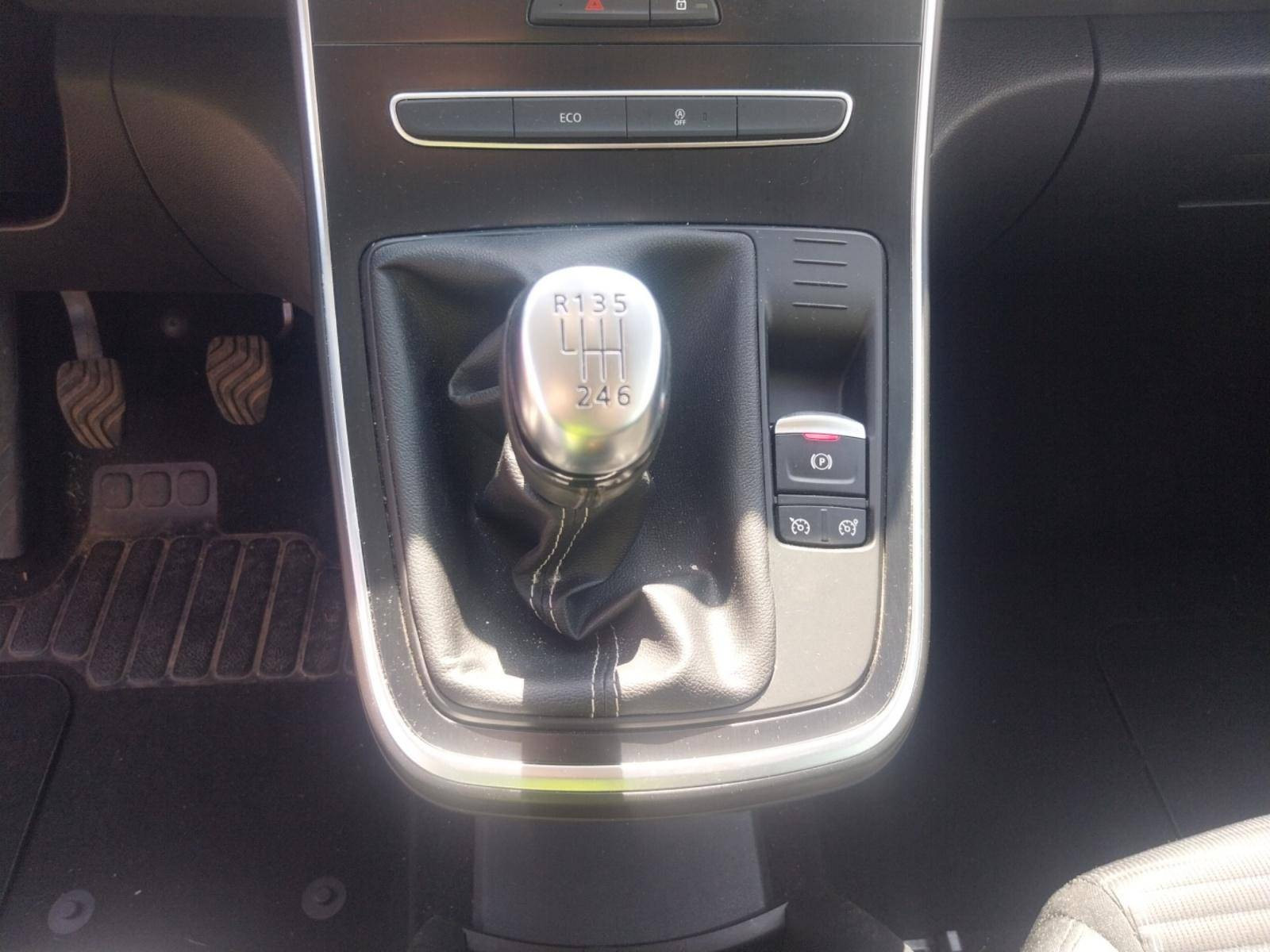 Vente en ligne Renault Grand Scenic 4 Grand Scenic TCe 140 au prix de 20 650 €